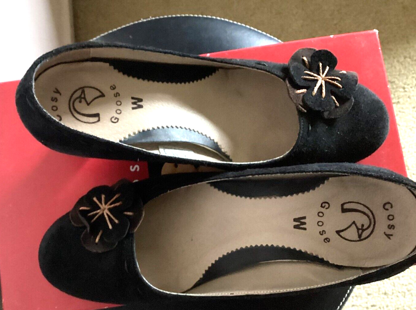 Cosy Goose Womens Black Suede Slip On Kitten Heel Shoes Size 6 – Made in Greece