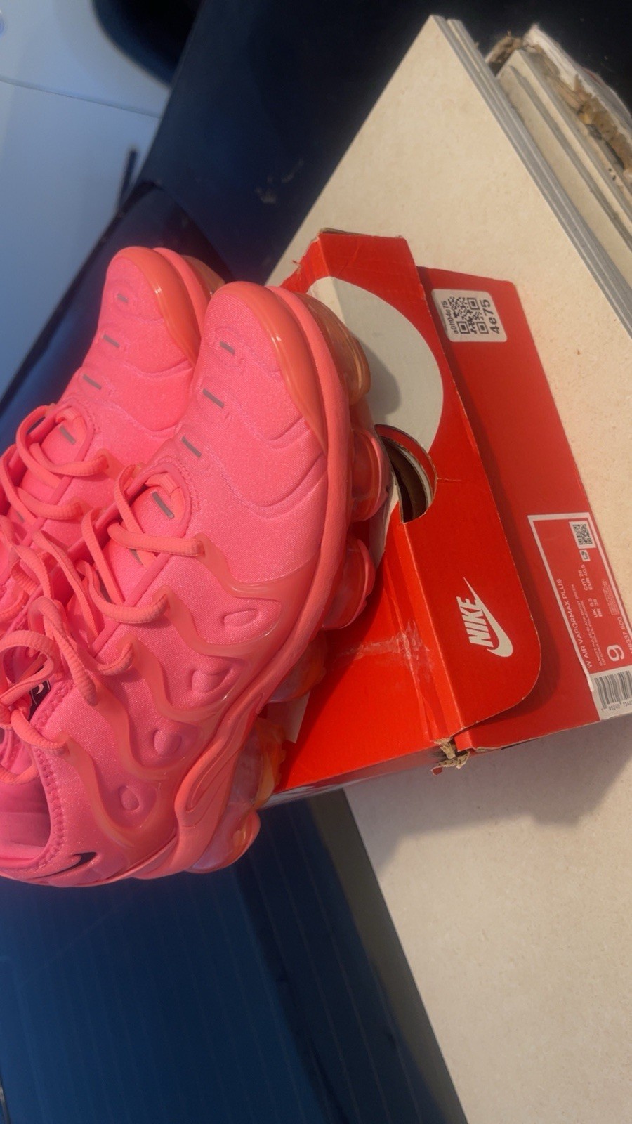 Nike Air VaporMax Plus Woman’s Low-Top Lace-Up Sneakers Pink New w/ Box