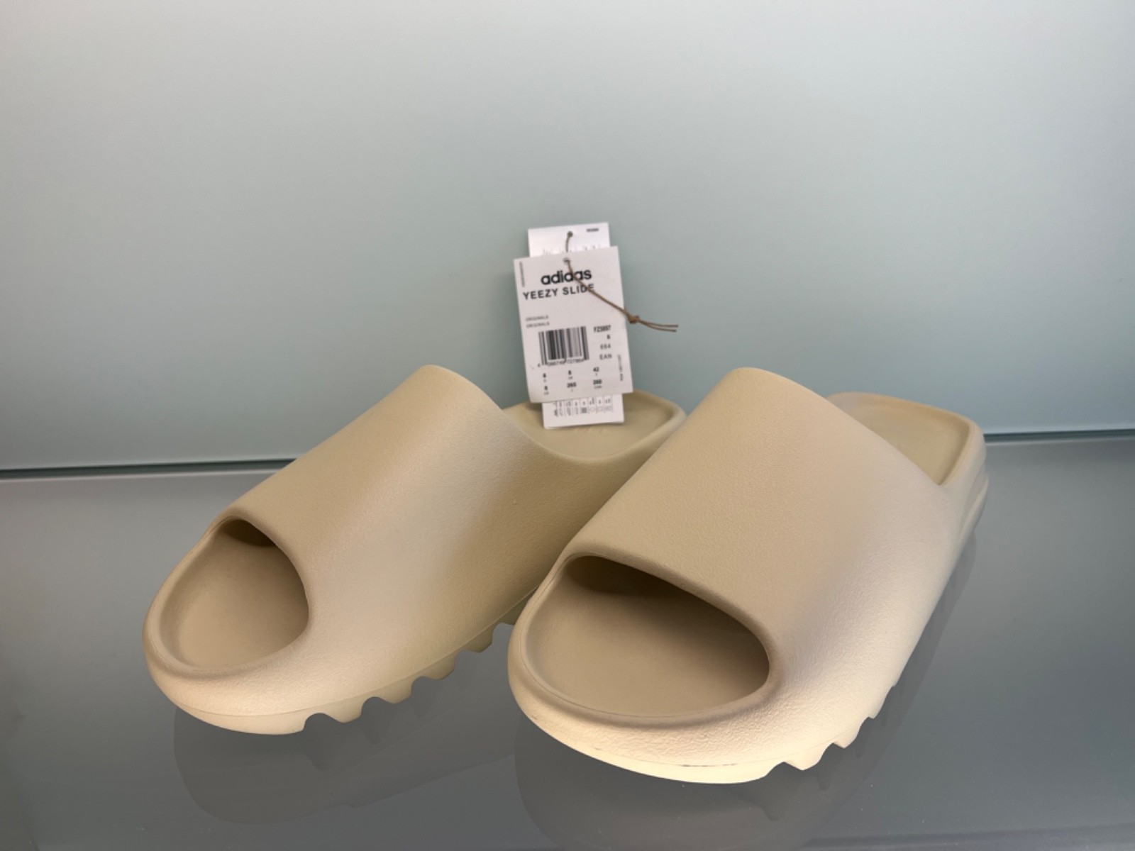 Adidas Yeezy Slide Bone FZ5897 Size 42 EU / US 8 – New With Box & Tags