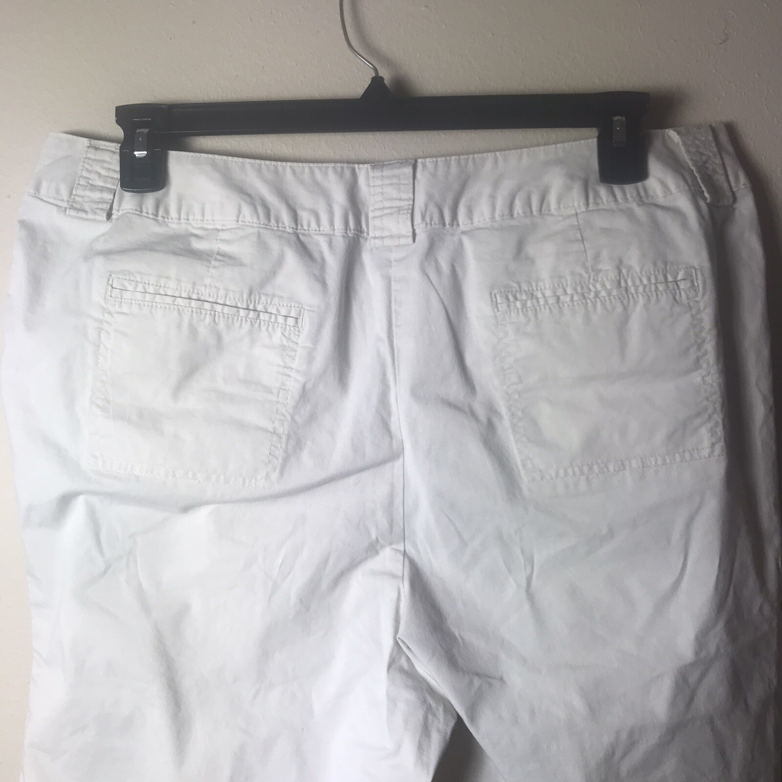 A.N.A Women’s Off-White High Rise Bermuda Shorts Back Pockets Size 20W
