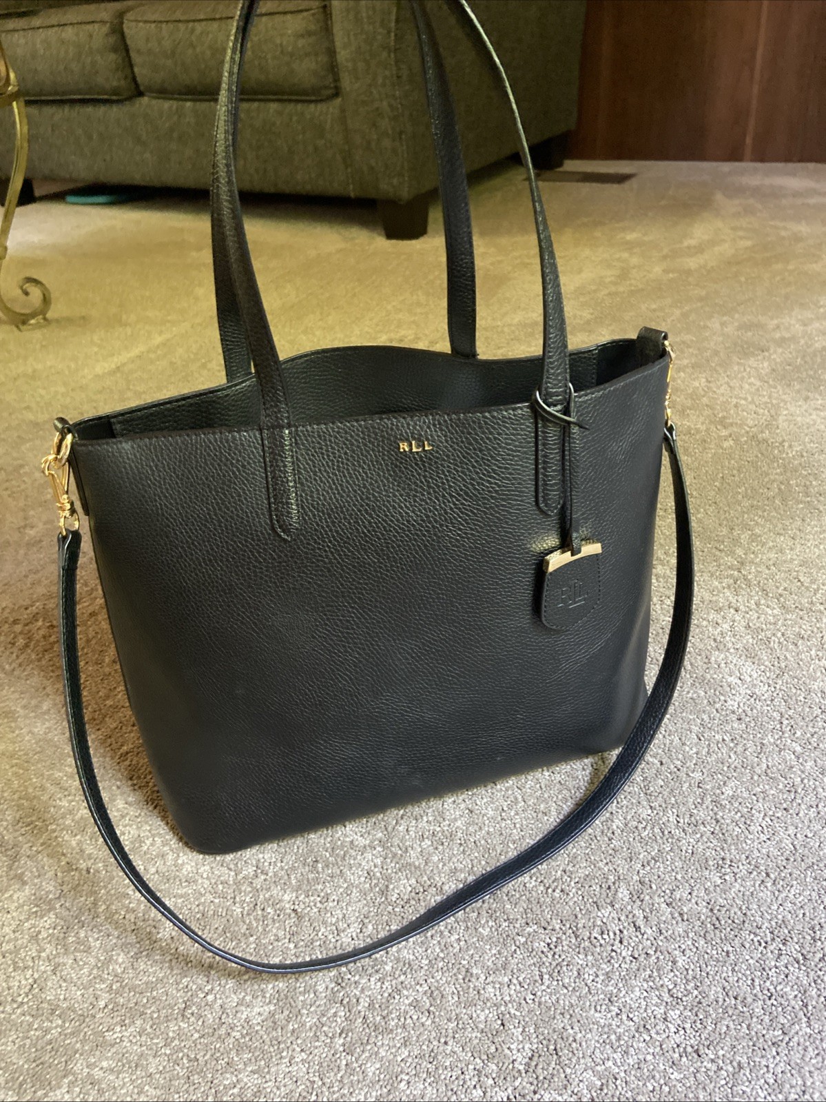 Lauren Ralph Lauren Black Med Size 100% Polyurethane Tote Classy Classic
