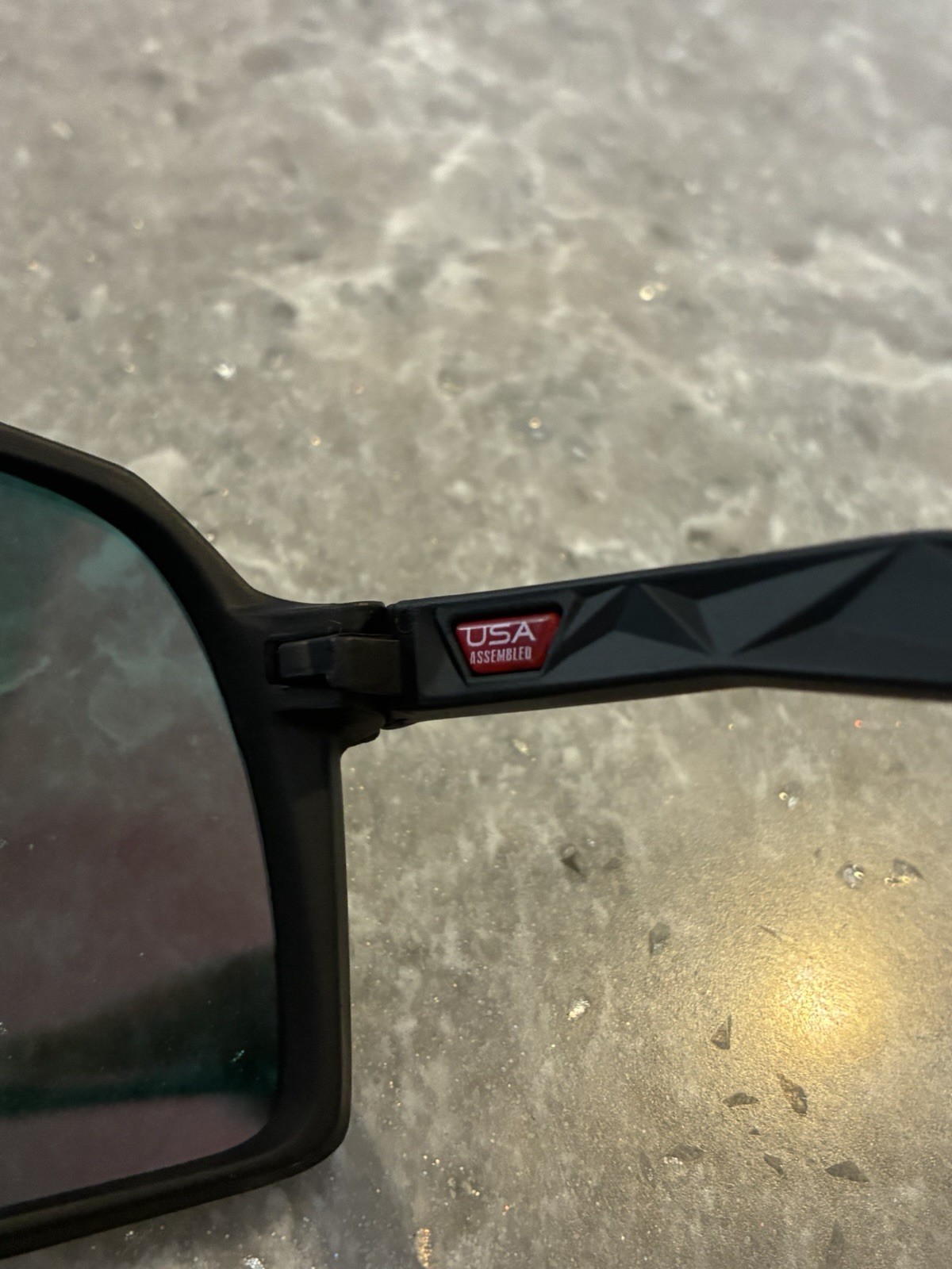 NEW OAKLEY OO9406 Sutro Rectangular Sunglasses Black frame – Orange Prizm lens