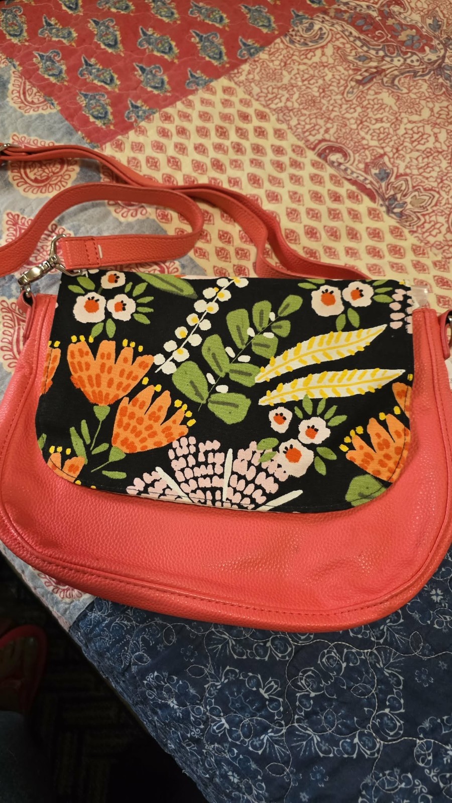 Thirty-One 31 Gifts Studio Classic Purse Body Calypso Coral Pebble NWT