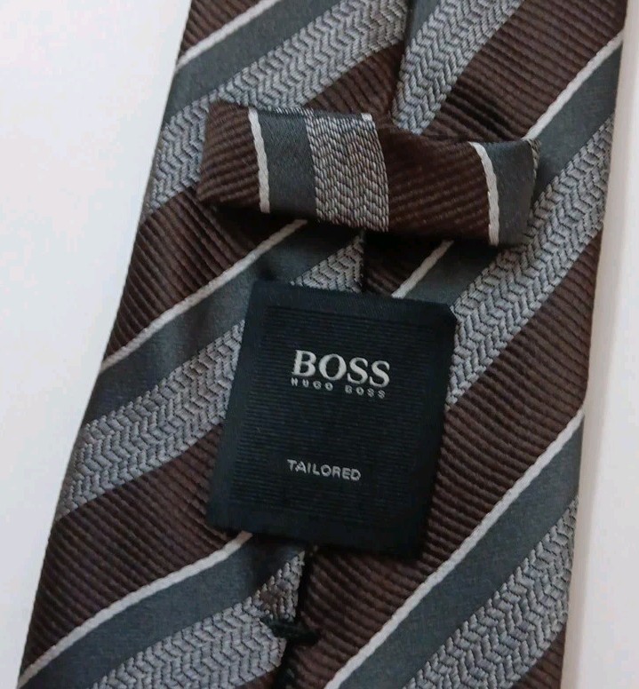 New 145+ Hugo Boss Men Silk Tie Made in Italy Striped Necktie Sz L 60″× W 3 1/8″