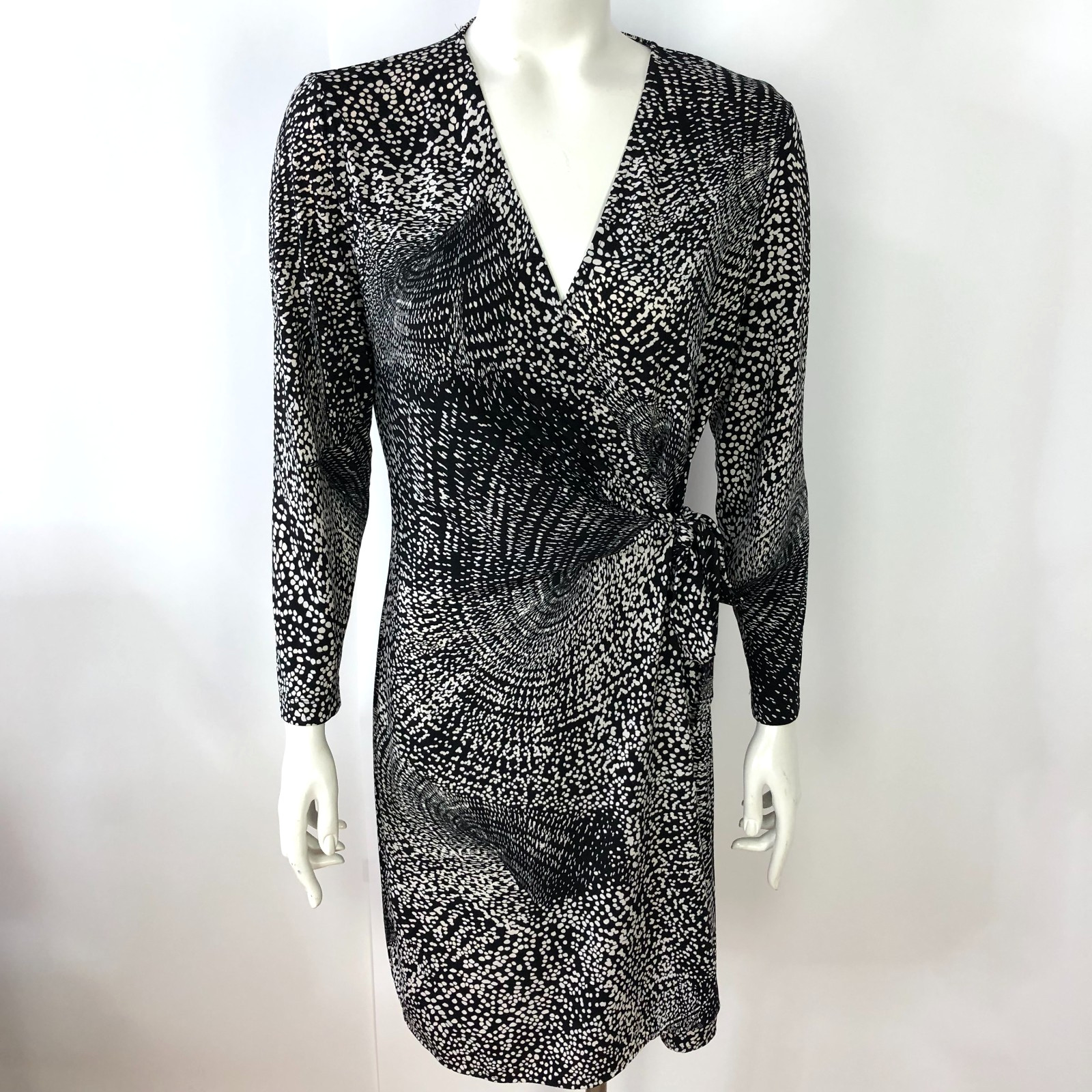 BCBG Maxazria Large Faux Wrap V-Neck Above Knee Dress Black Ivory