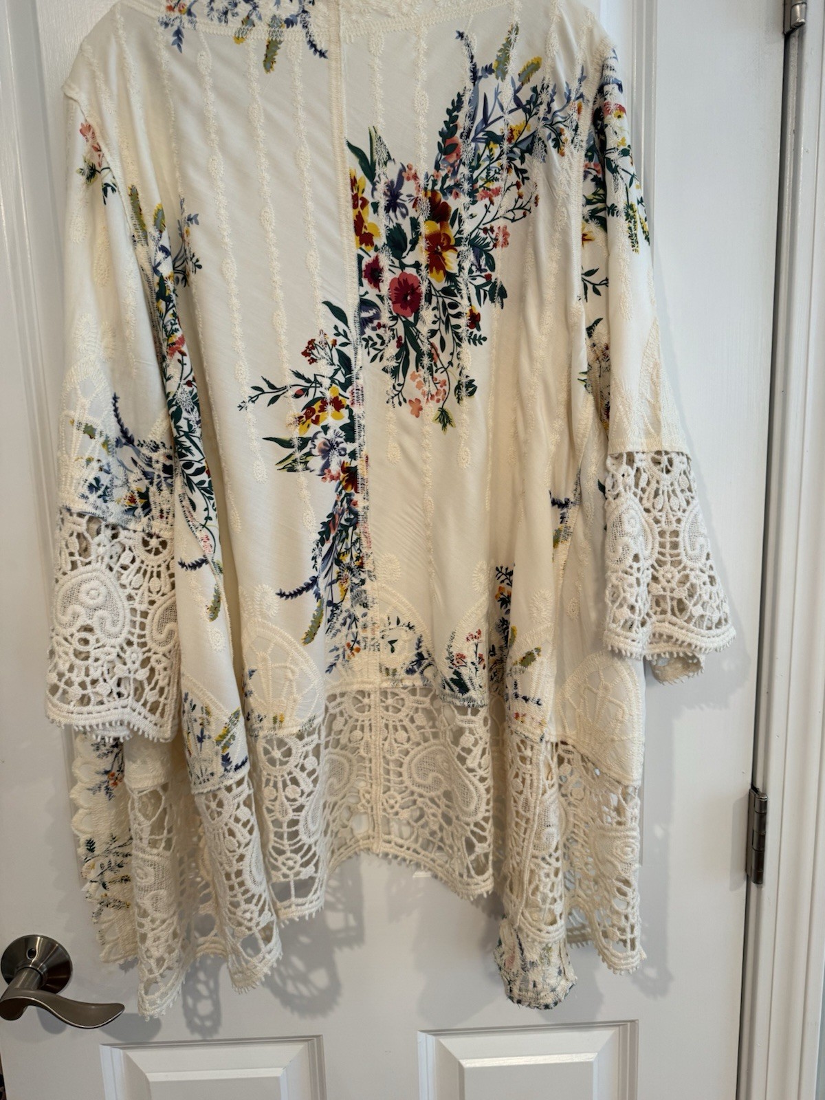 Solitaire Floral Crochet Lace Open Front 3/4 Sleeve Kimono Top, Plus 2X