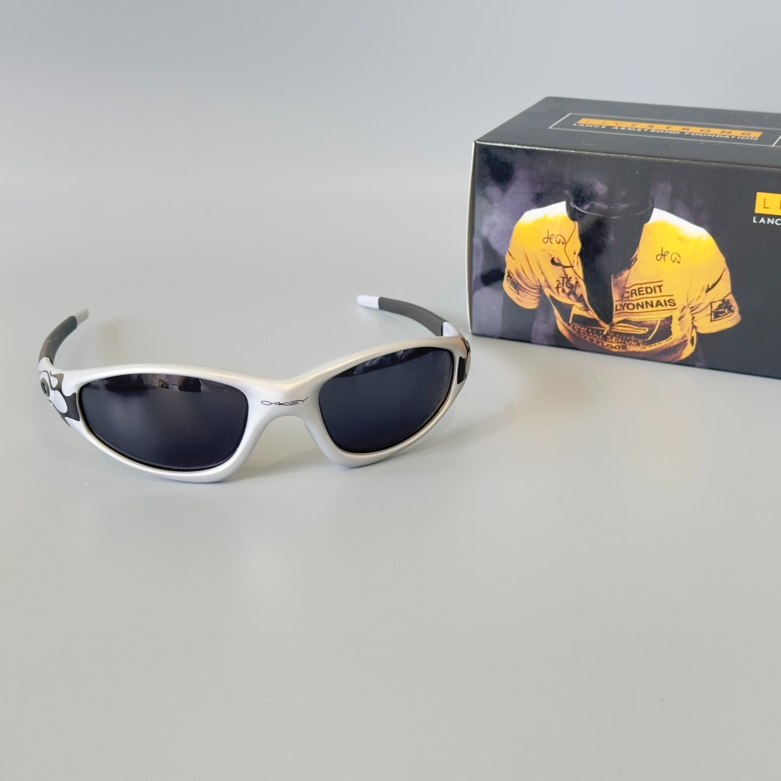Oakley STRAIGHT JACKET 99 MUZM OO9505 Polarized Sunglasses Black Fire