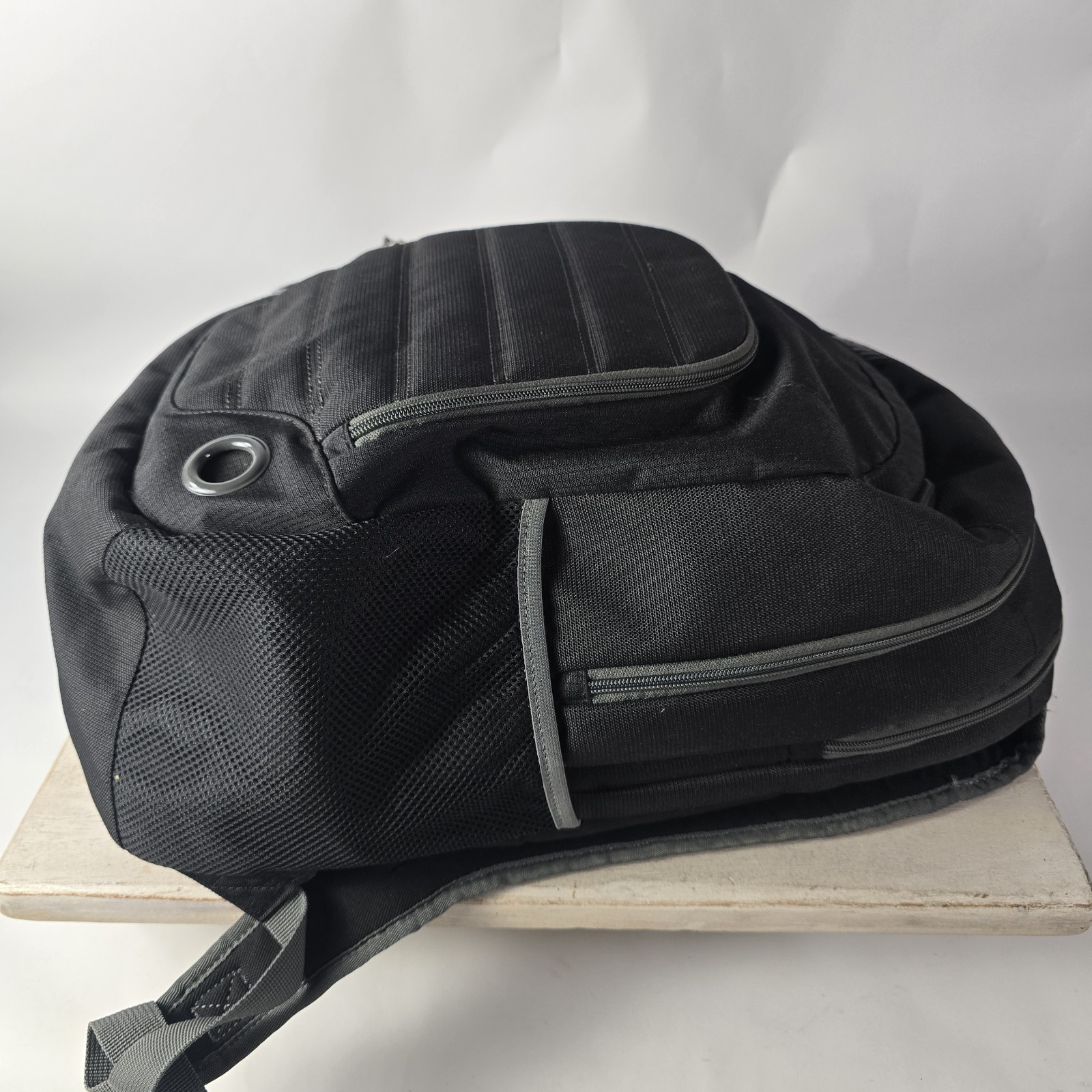 Oakley 5-Speed Backpack Grigio Scuro Medium Sized # 92792 Black