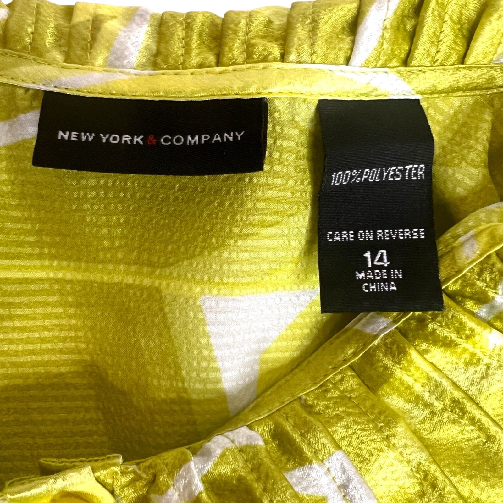 New York & Co Ruffle Front Sleeveless Blouse Geometric Corporate Regency Sz 14