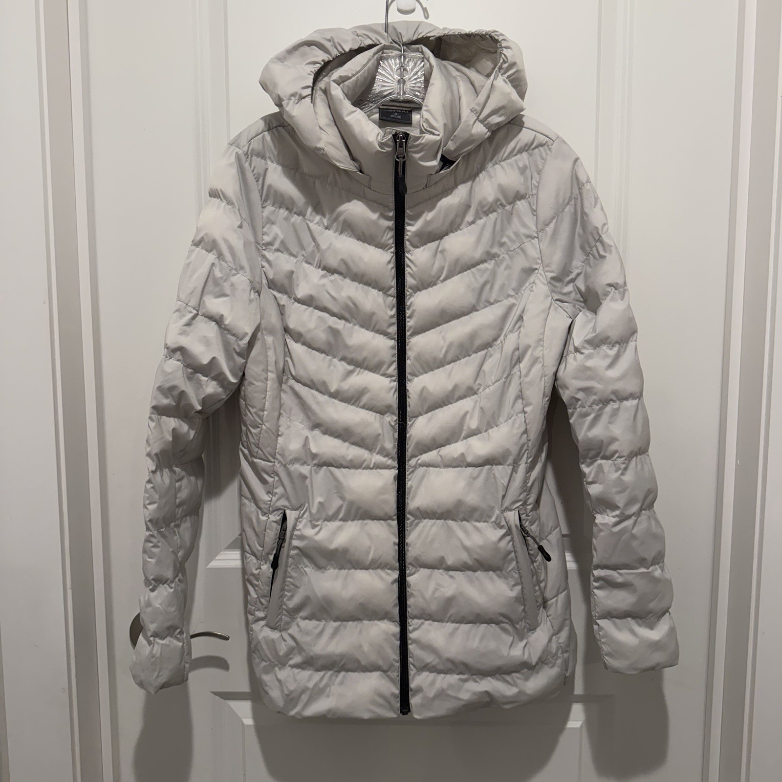 32 Degrees Heat Puffer Jacket Silver Size Medium Wind Resistance