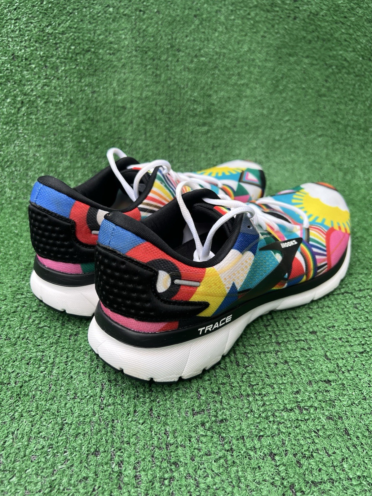 Brooks Trace 2 Shoes Lisa Congdon Running Pride Gym Sneakers Men’s Size 11.5D