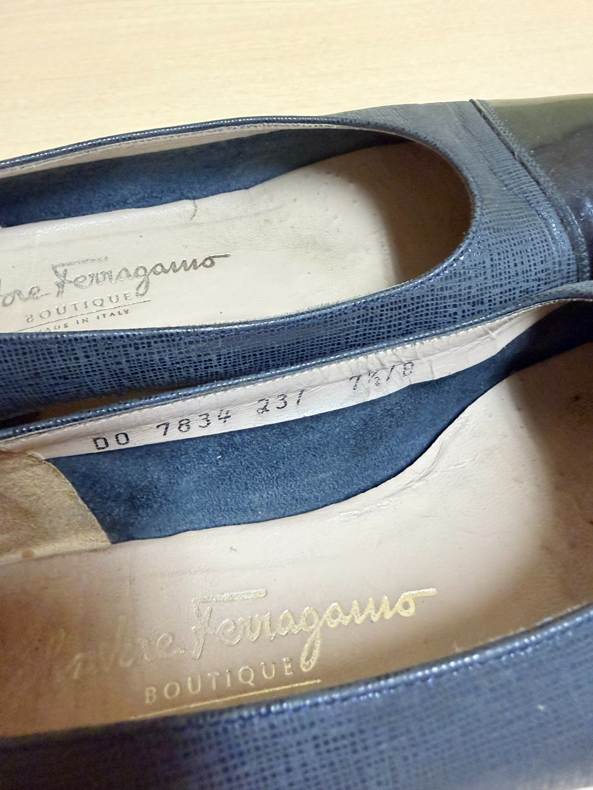 Salvatore Ferragamo Navy blue leather shoes size 7.5 B