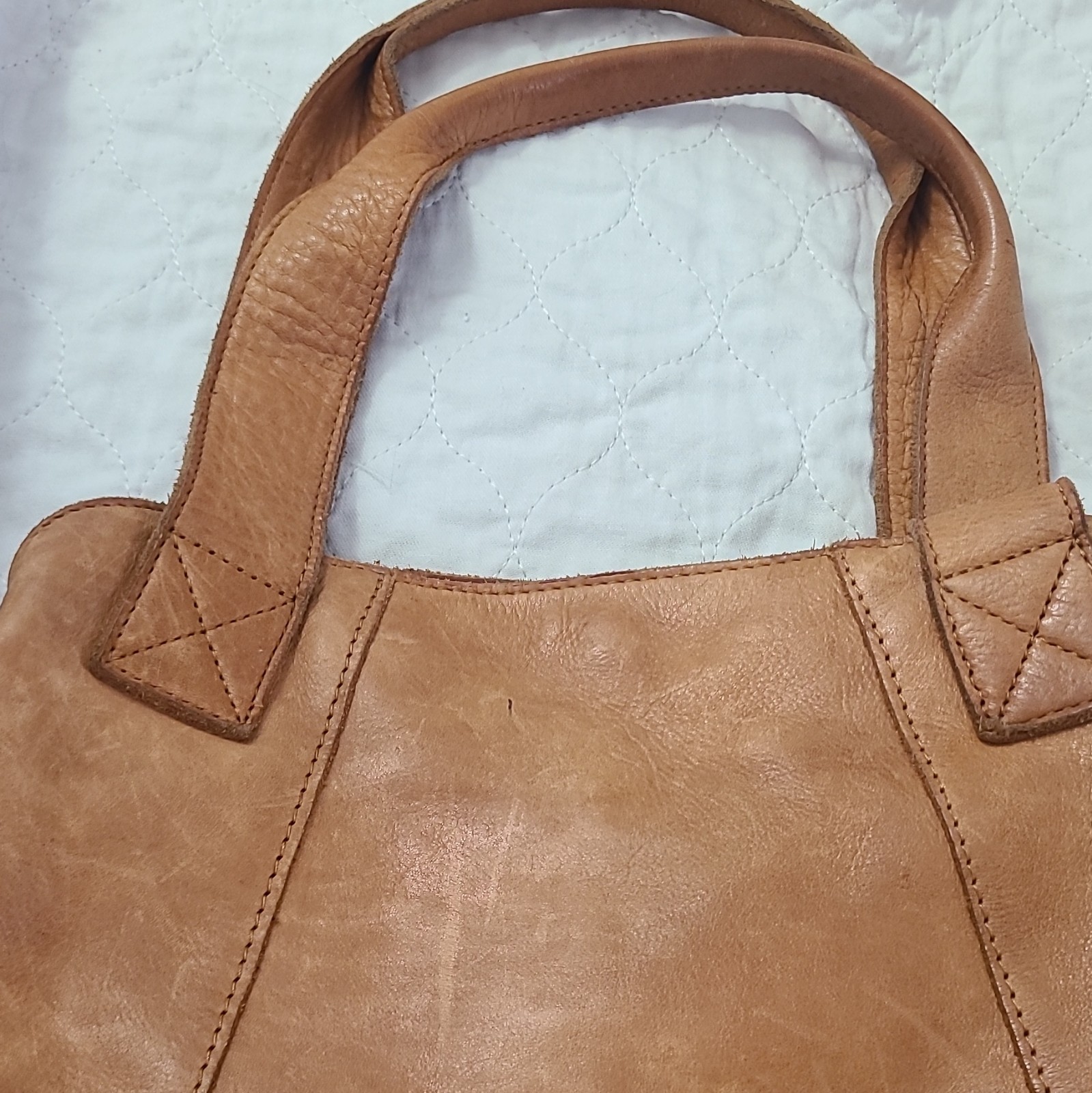 Vintage VILENCA HOLLAND Caramel Leather Triple Compartment Hobo Shoulder Bag