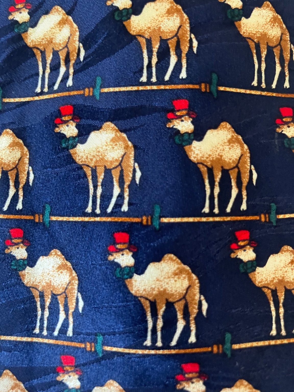 Museum Artifacts Men’s Necktie Tie Multicolor Camel Top Hat Repeat 57″