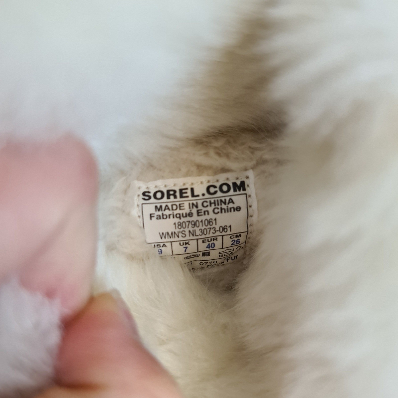 Sorel Out N About Bootie Gray Suede Faux Fur Winter Boots Womens 9 NL3073-061