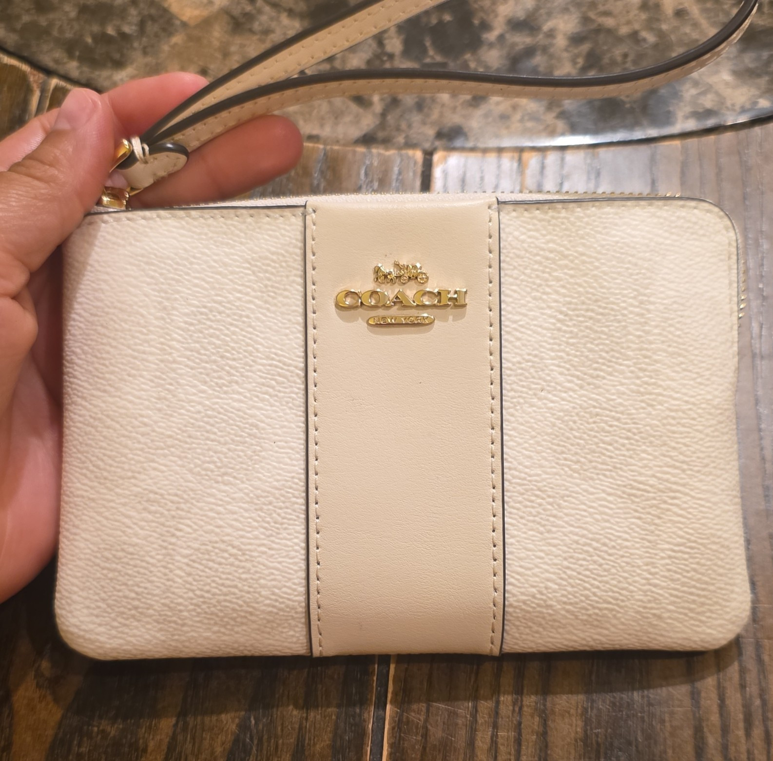 Coach White Zip Card Case Wristlet Wallet w/ Strap Logo Credit Card