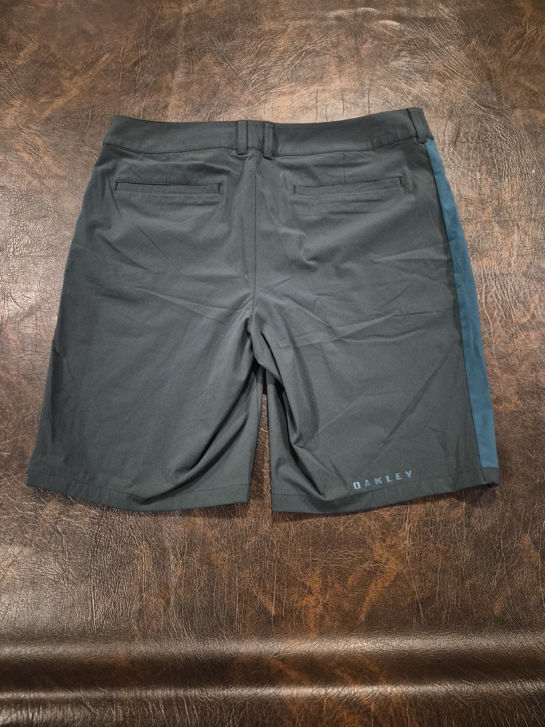 Oakley Mens Performance Fit Shorts Green 36 New With Tags B546