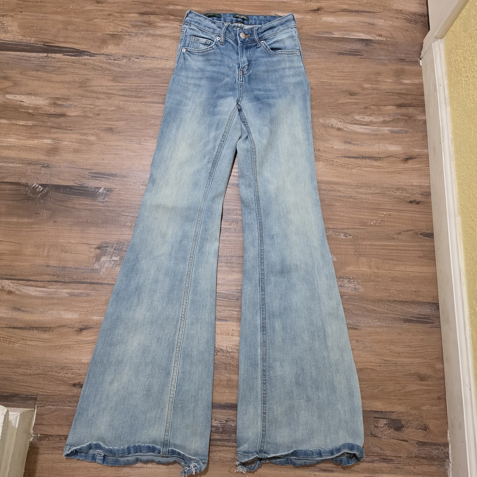 Wild Fable Women’s High Rise Flare Denim Jeans Light Blue, Size 00