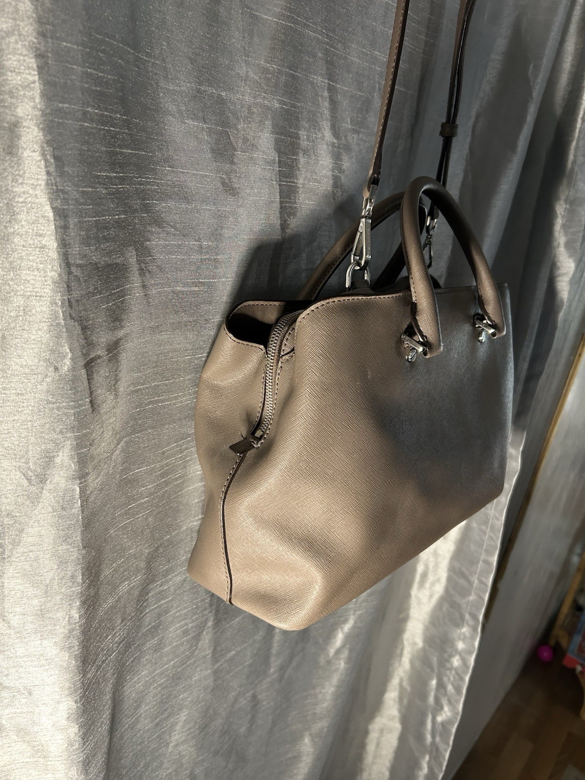 Michael Kors Savannah Large Leather Satchel Dark Taupe 13“L, 9-1/2 H, 5” W