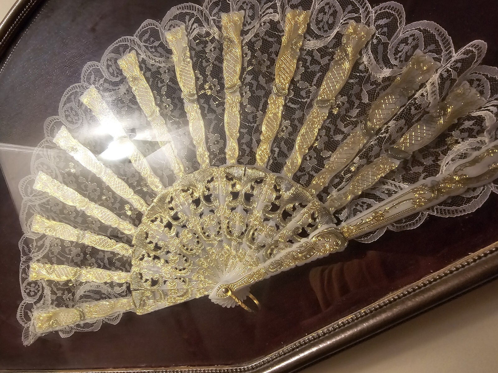 hand fan gold gilt lace EMBELLISHED IN SHADOW BOX WITH GLASS 15″x 25″ EXQUISITE