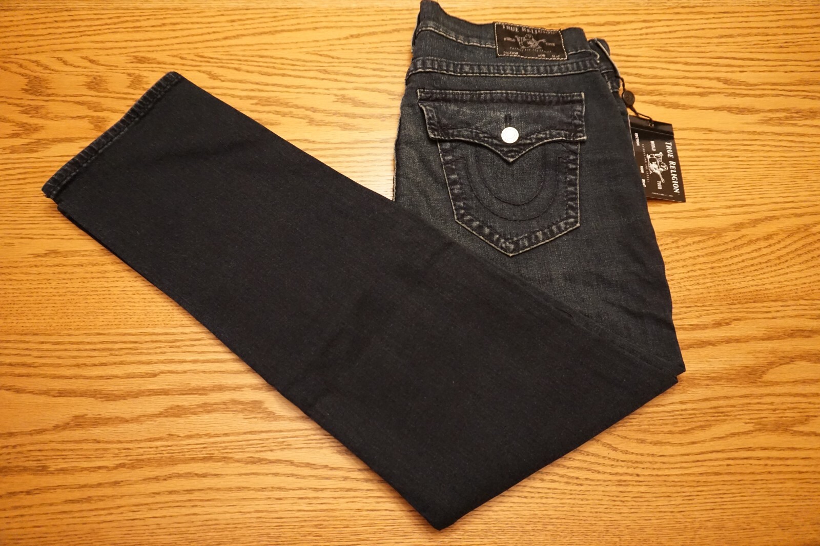 NWT MEN’S TRUE RELIGION JEANS Multiple Sizes Geno Flap Big T Relaxed Slim $169