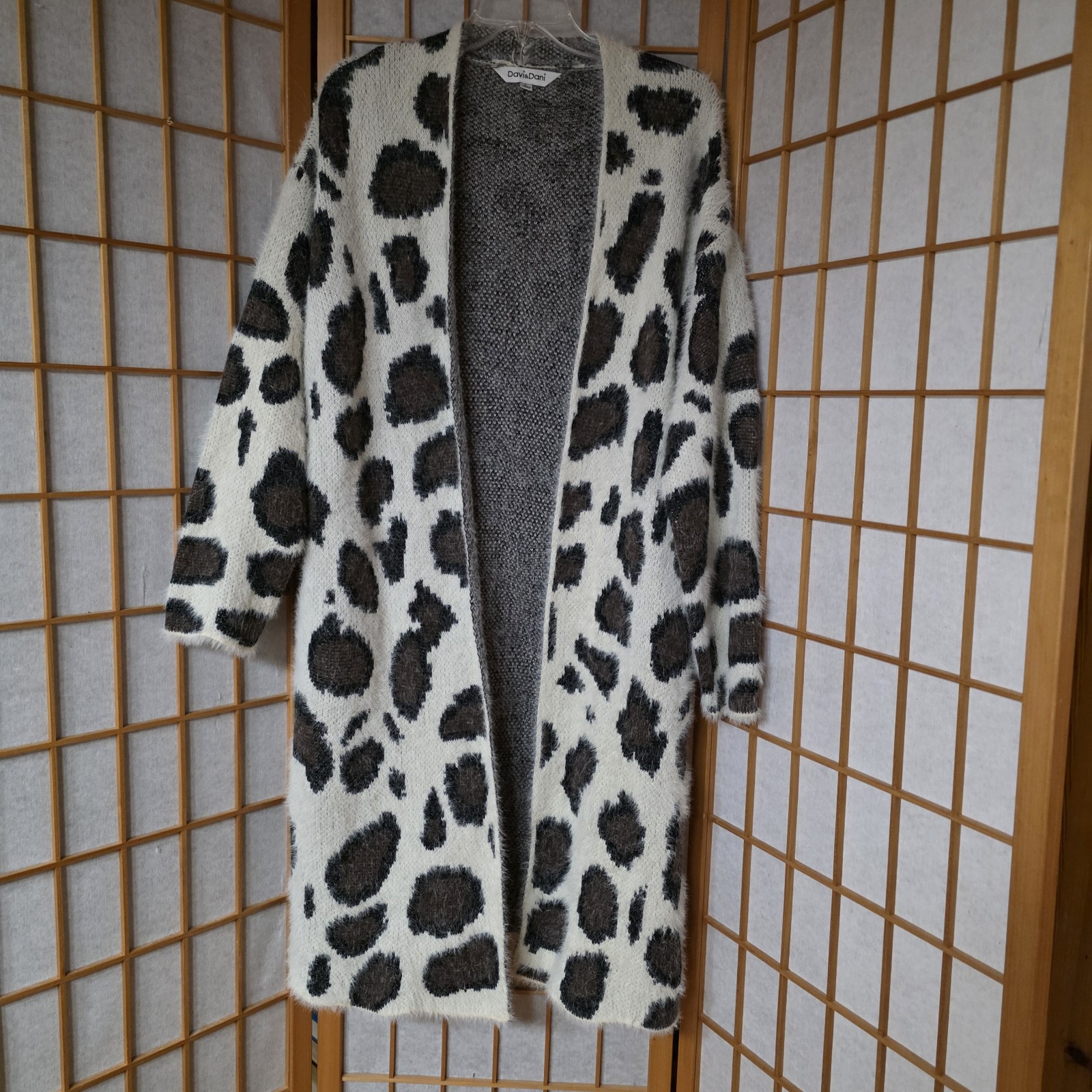Davi & Dani Cardigan Sweater Womens Lg Open Front Animal Print Fuzzy Longline