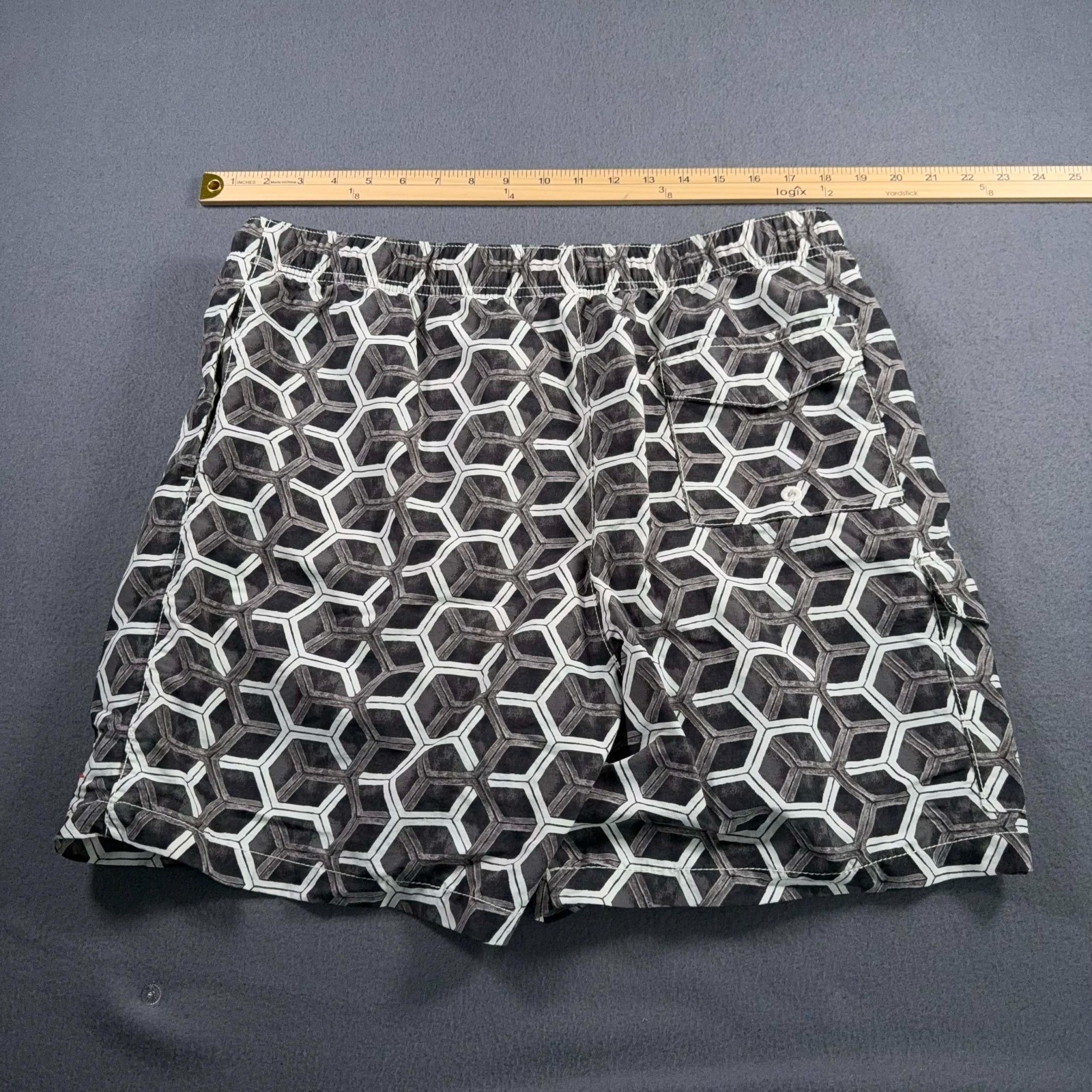 Tommy Bahama Gray/Blk Geo Print Swim Trunks Shorts Mens Large L 34 Relax Model