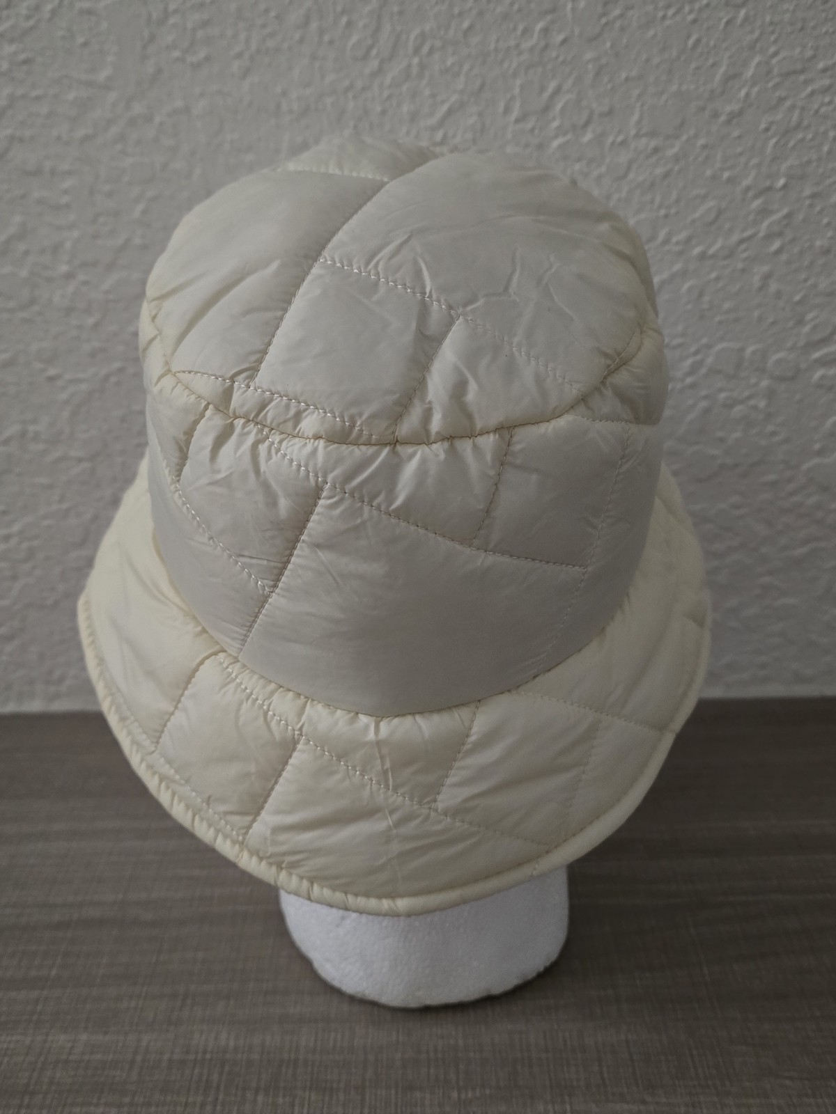 CELSIUS Essential Energy Drink Quilted Puffer Bucket Hat White Cream Solost