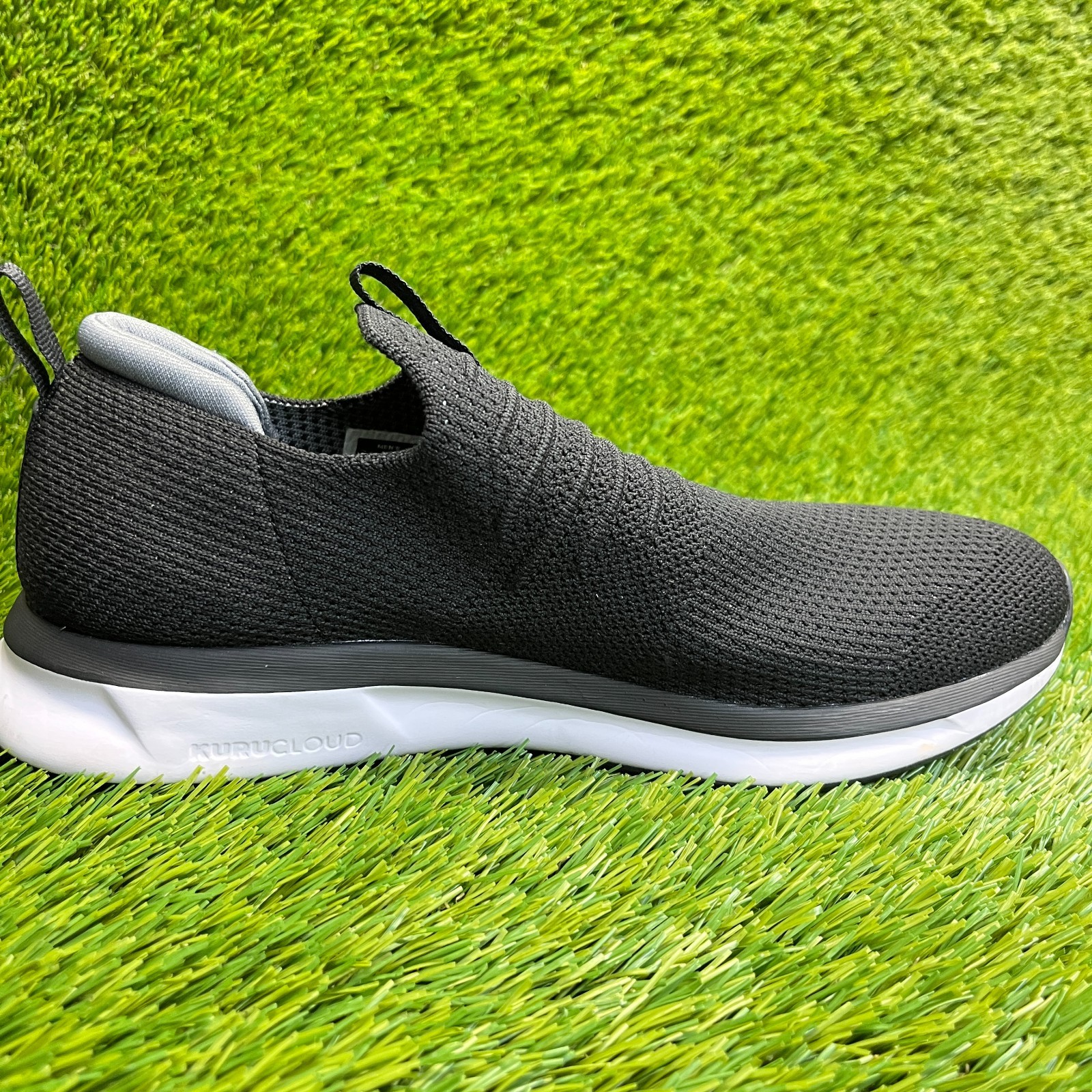 Kuru Atom Slip-On Mens Size 8 Black White Athletic Walking Shoes Sneakers