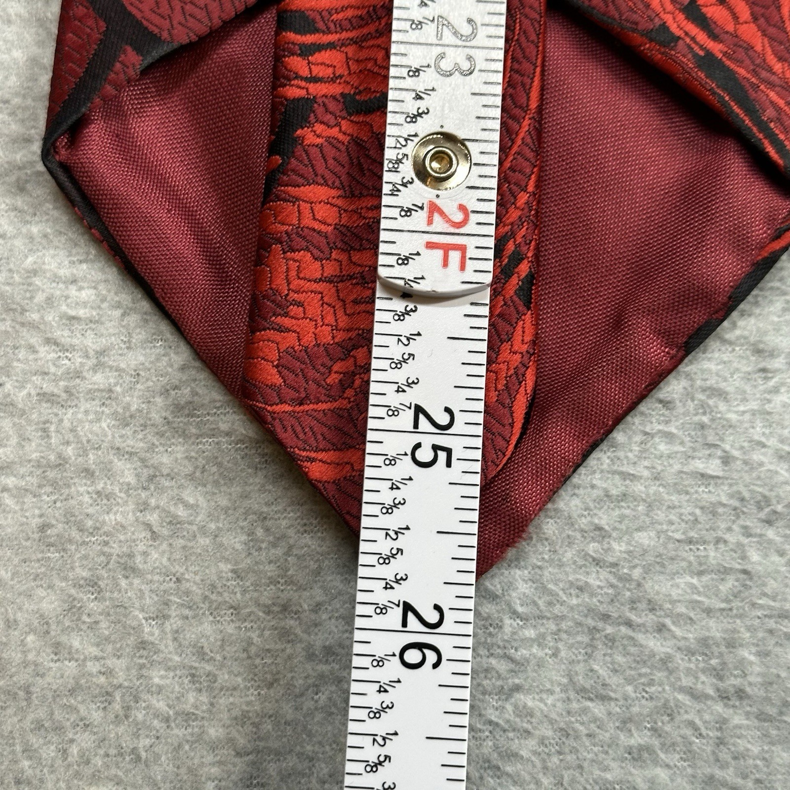 Vintage Commodore Trevira Wide Textured Red & Burgundy Necktie Retro Style