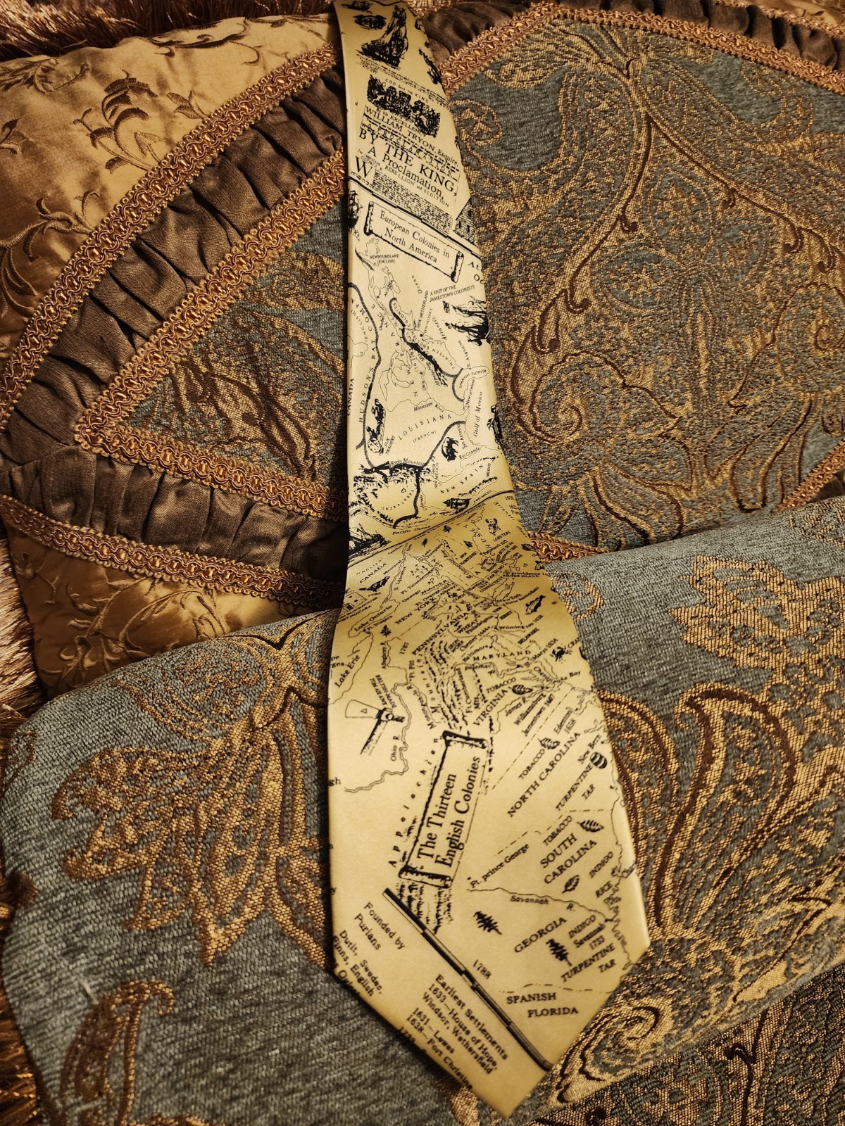 Museum Artifacts 13 Colonies Map Necktie – Handmade 100% Silk 58″x4″ (NWT)