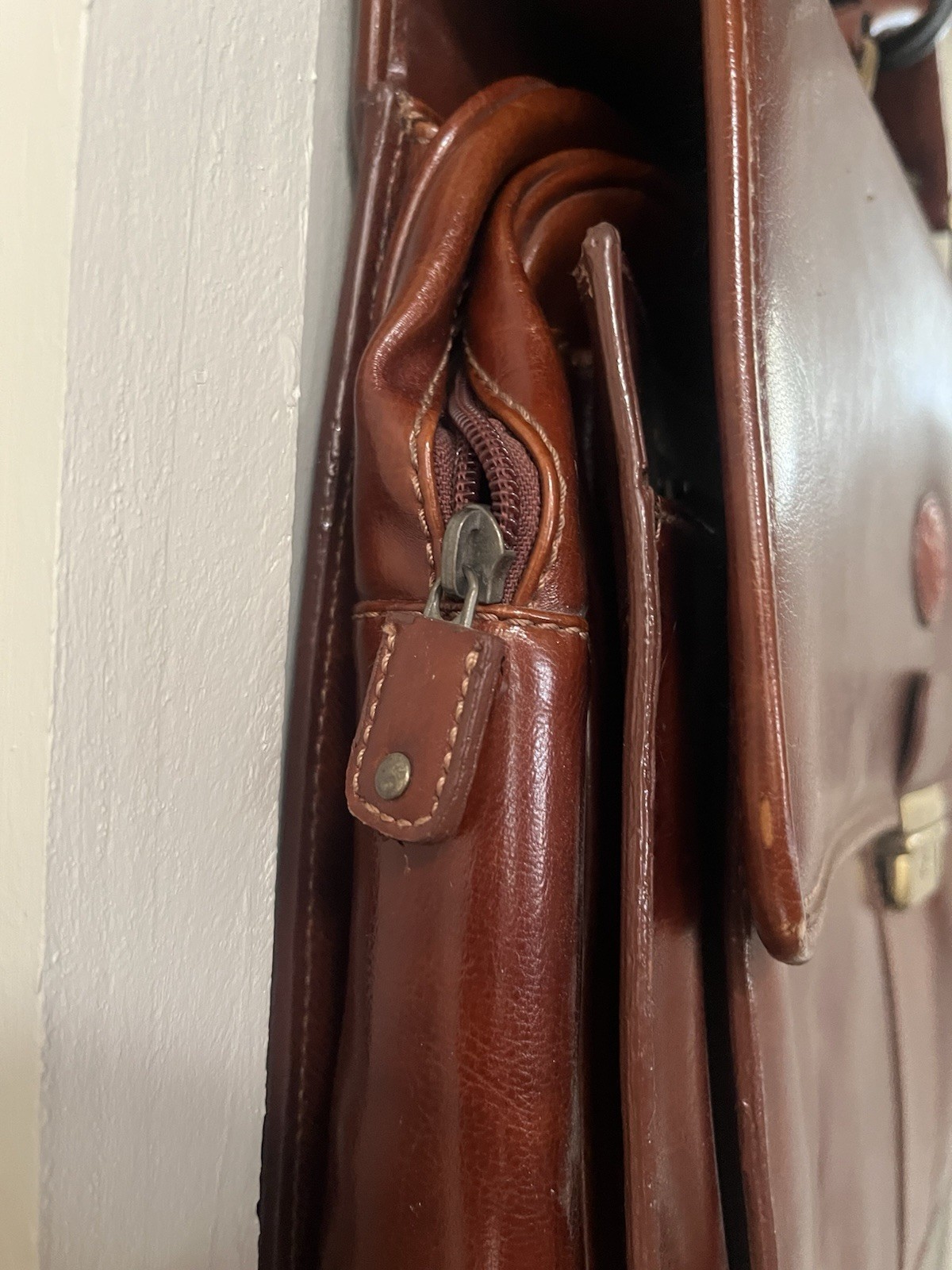 Vintage Rina Rich Brown Briefcase/Document Bag Men’s Push Lock Top Handle Zip