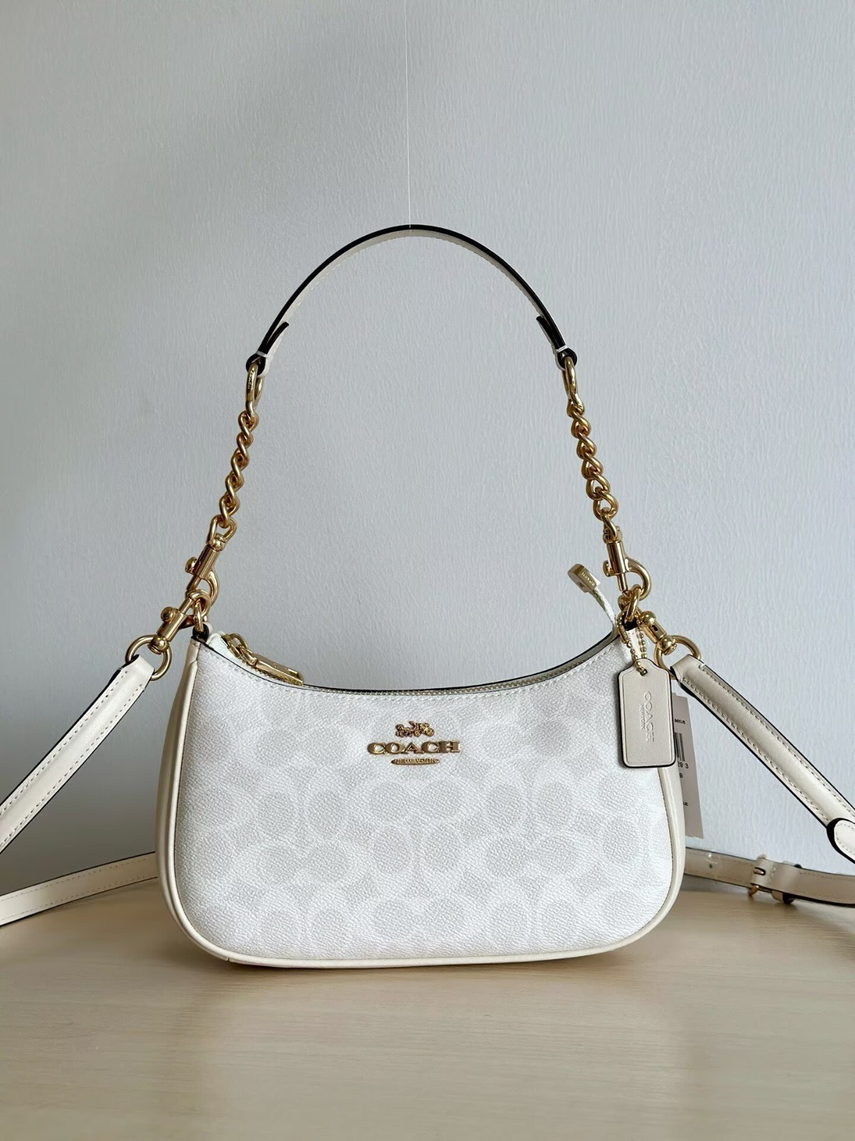 New Coach Teri Shoulder Bag In Signature Canvas Crossbody bag CV933 !