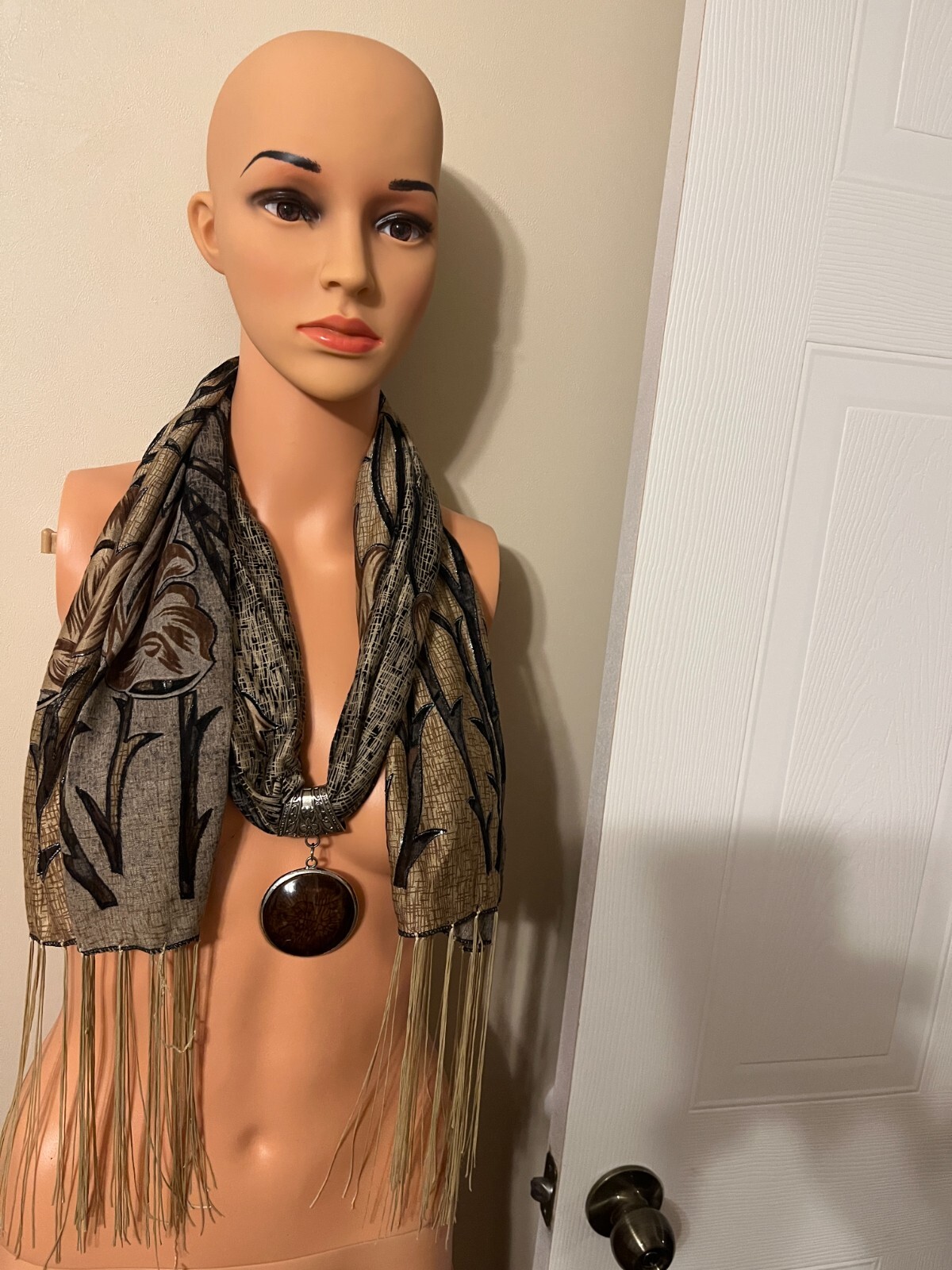 UNKNOWN MAKER FRINGED TASSELS SHAWL WRAP SCARF 76 X 17 IN W/CABOSHON PENDANT