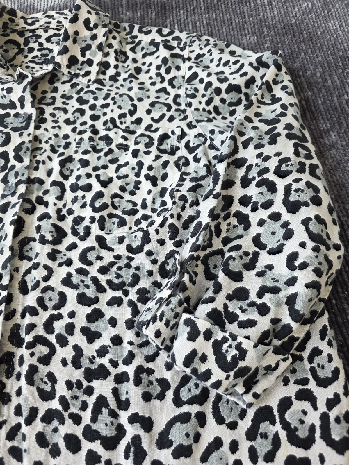 Jones New York Women’s Large Leopard Print Blouse 100% Linen Button Down 3qtr Sl