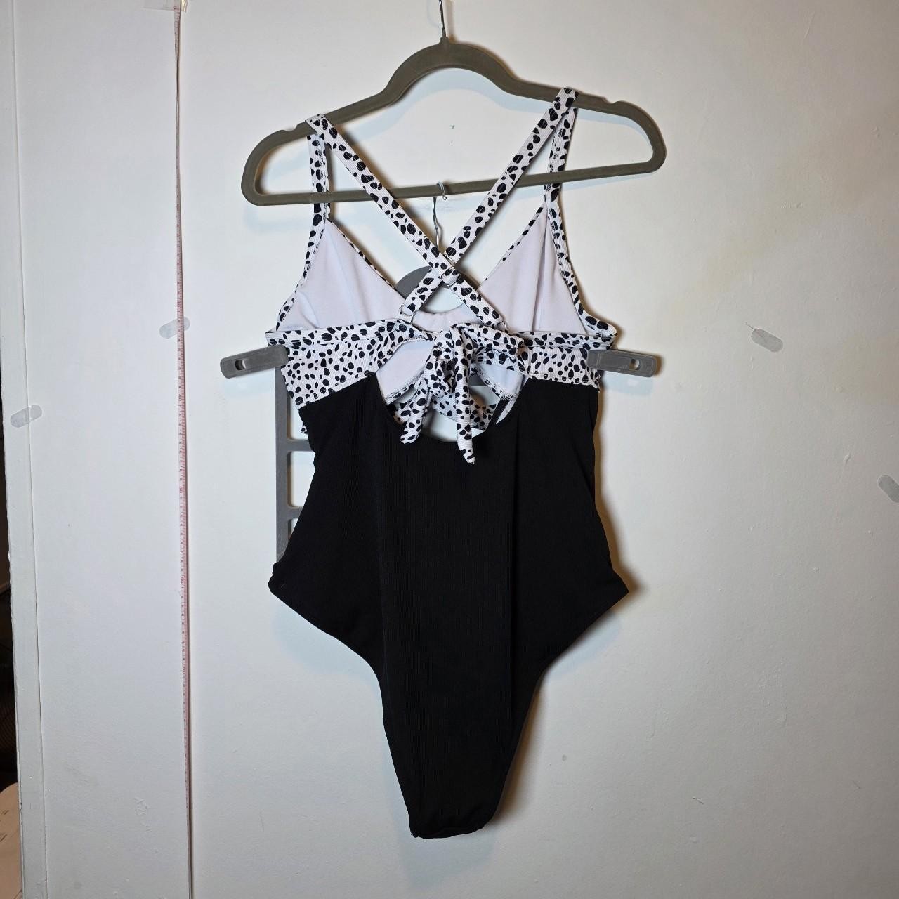 Black & white leopard print twist-front tie back one-piece swimsuit size 1XL