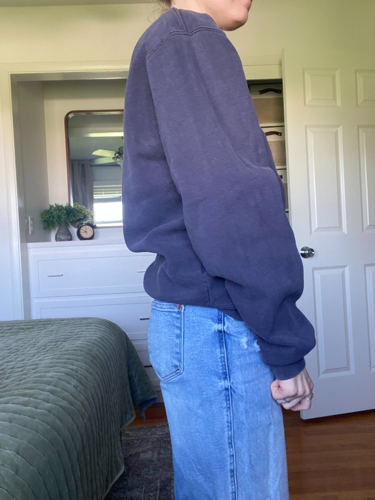 Vail Colorado Crewneck Sweatshirt Size M Navy Blue Pullover Comfort Distressed