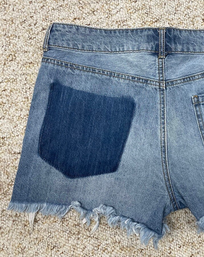 Forever 21 Jean Shorts Women’s Tag Size 28 Distressed Denim Cut Off (Waist 30″)