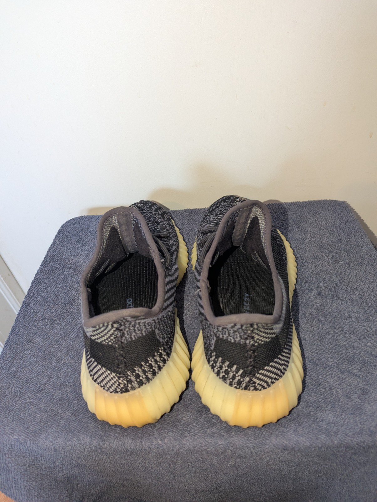 Adidas Yeezy Boost 350 V2 Carbon Mens Size 7 FZ5000 Sneakers Black Gray