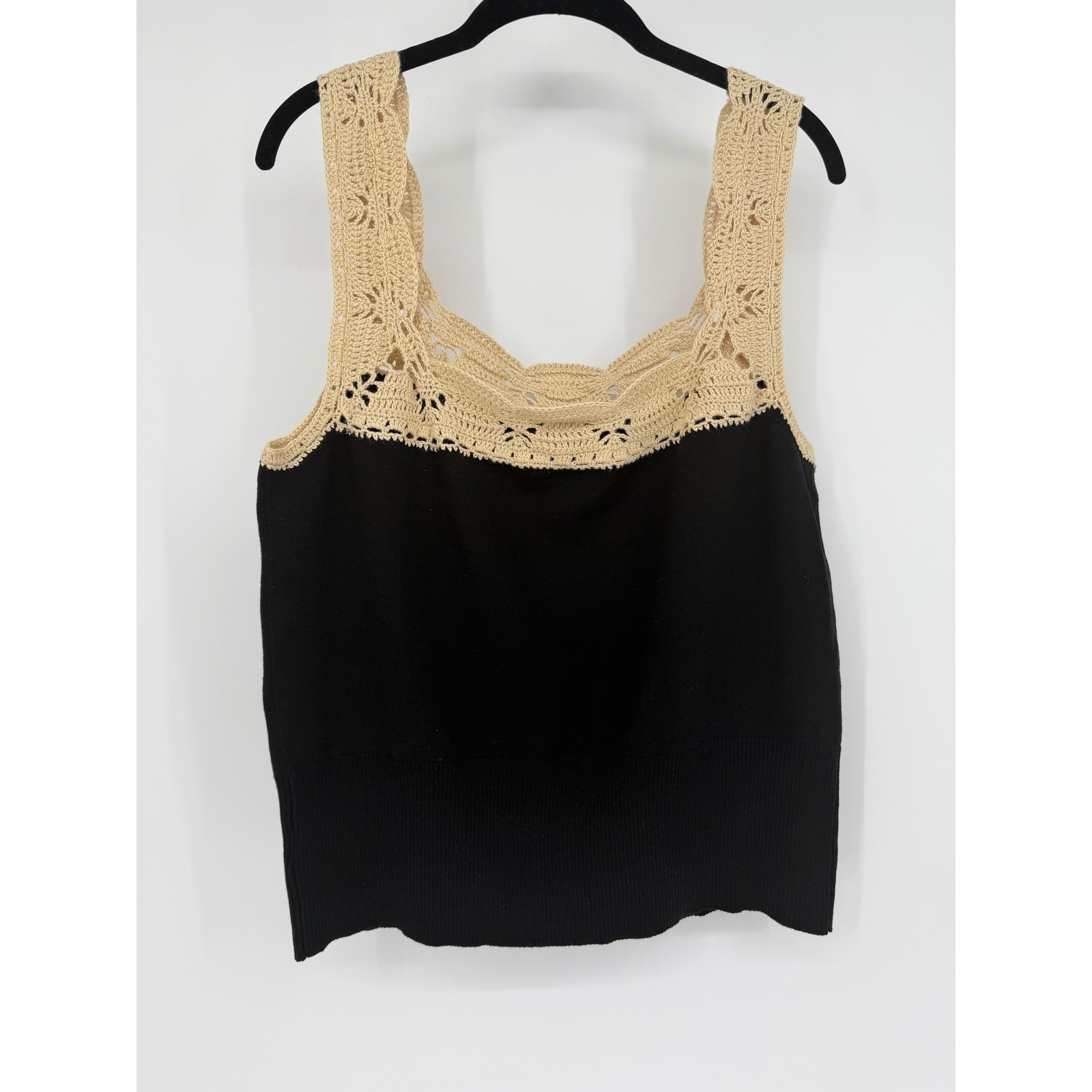 Bandolino Silk Blend Knit Tank Top Black Beige Crochet Lace Trim Womens Large