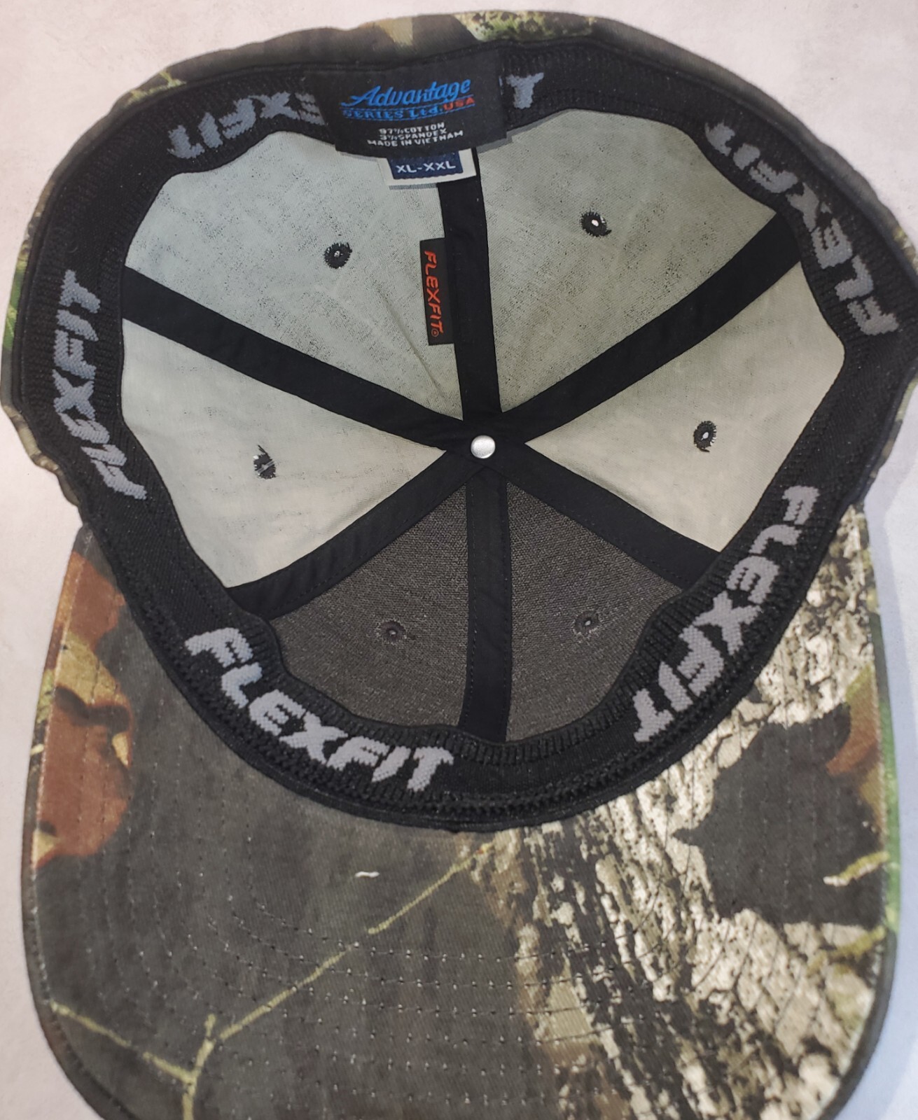 John Deere Patch on Mossy Oak Break-Up Flexfit 6277 Hat L/XL 7 1/8″ – 7 5/8″