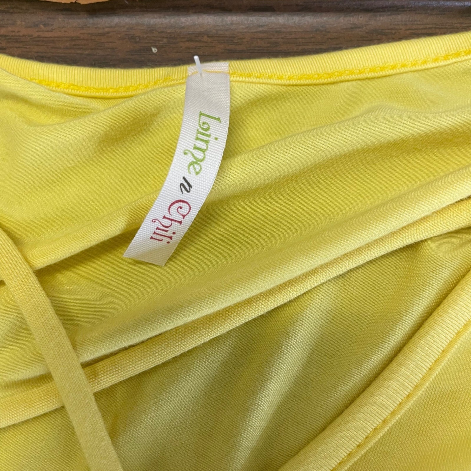 Lime n Chili Crisscross V-Neck Short Sleeve Blouse Womens Size Small Yellow