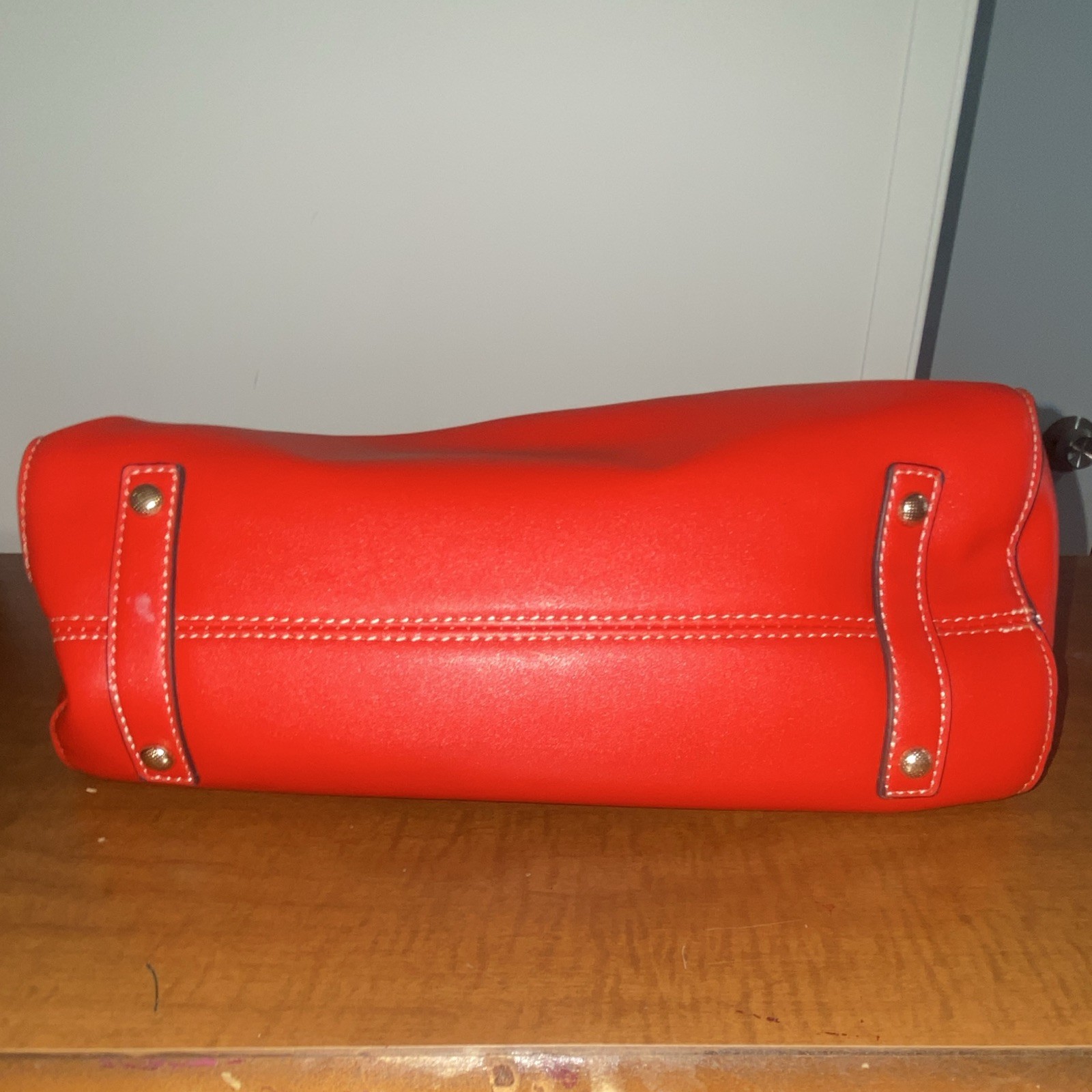 Red Leather Women’s Shoulder Bag Magnetic closure, Lined Inner Pockets