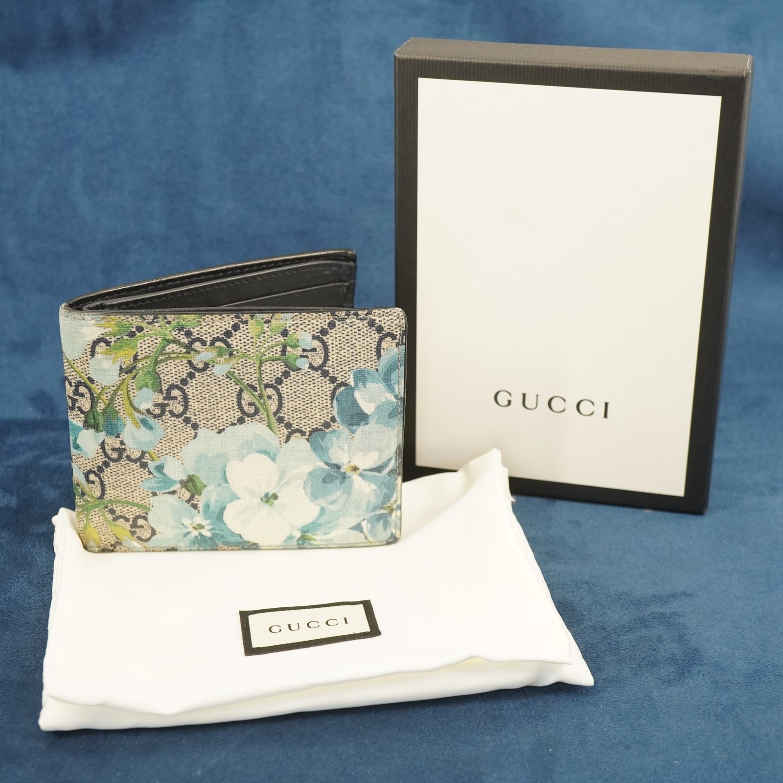 Gucci Supreme Coated Canvas Monogram Blue Blooms Bifold Wallet w COA