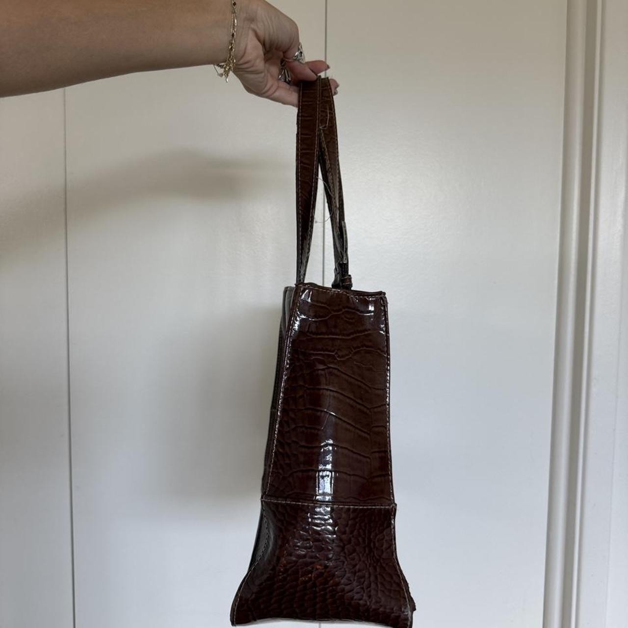 Liz Claiborne Brown crocodile textured leather shoulder bag