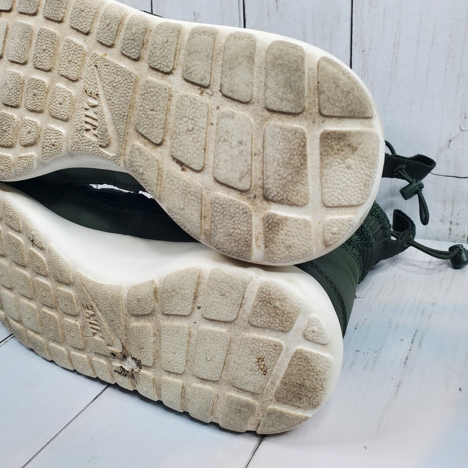 Nike Roshe One Green Sherpa Sneaker Boot Womens Sz 7 Bomber 807424-300 Rare
