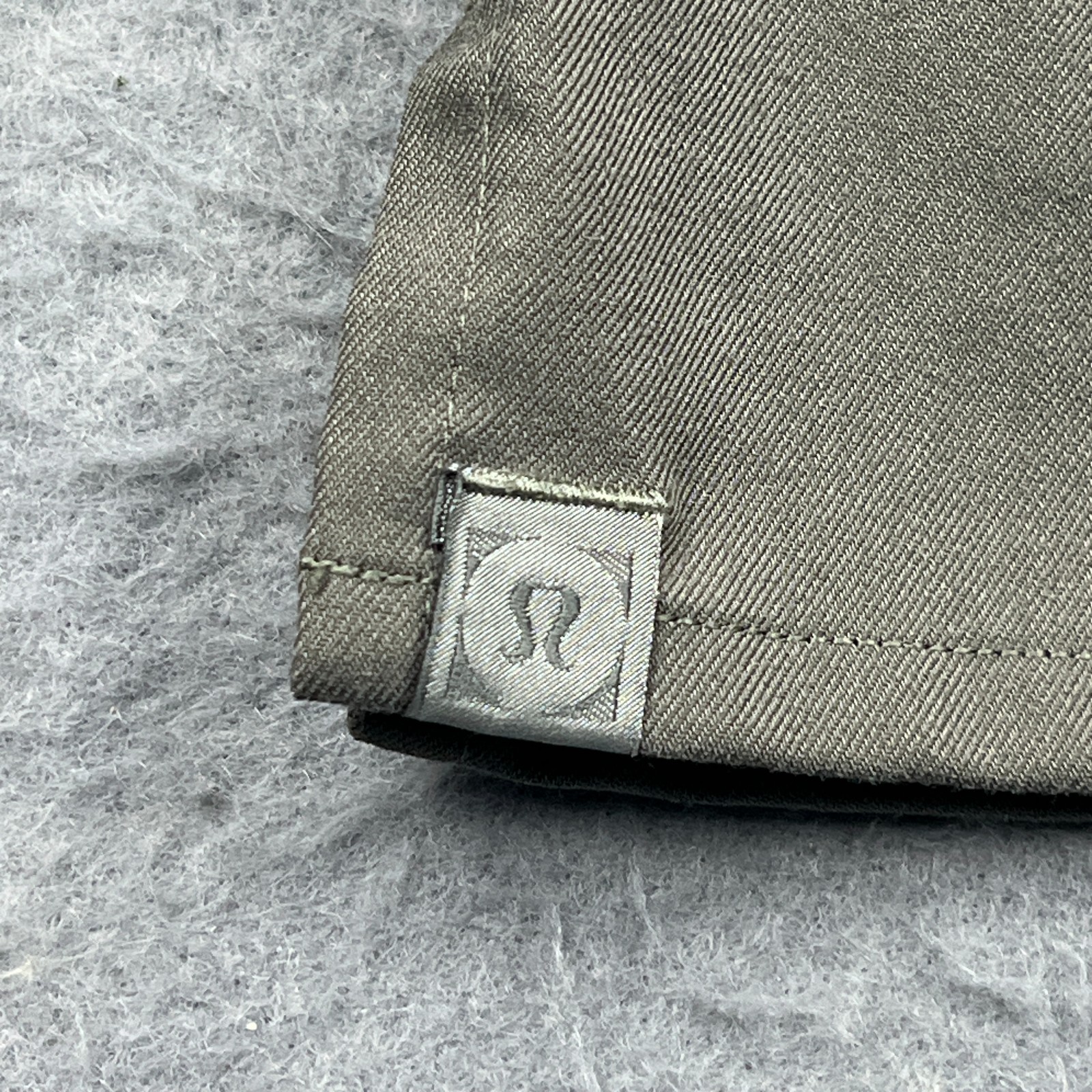 Lululemon Shirt Mens Medium? Gray Commission Button Up Casual Pocket Performance