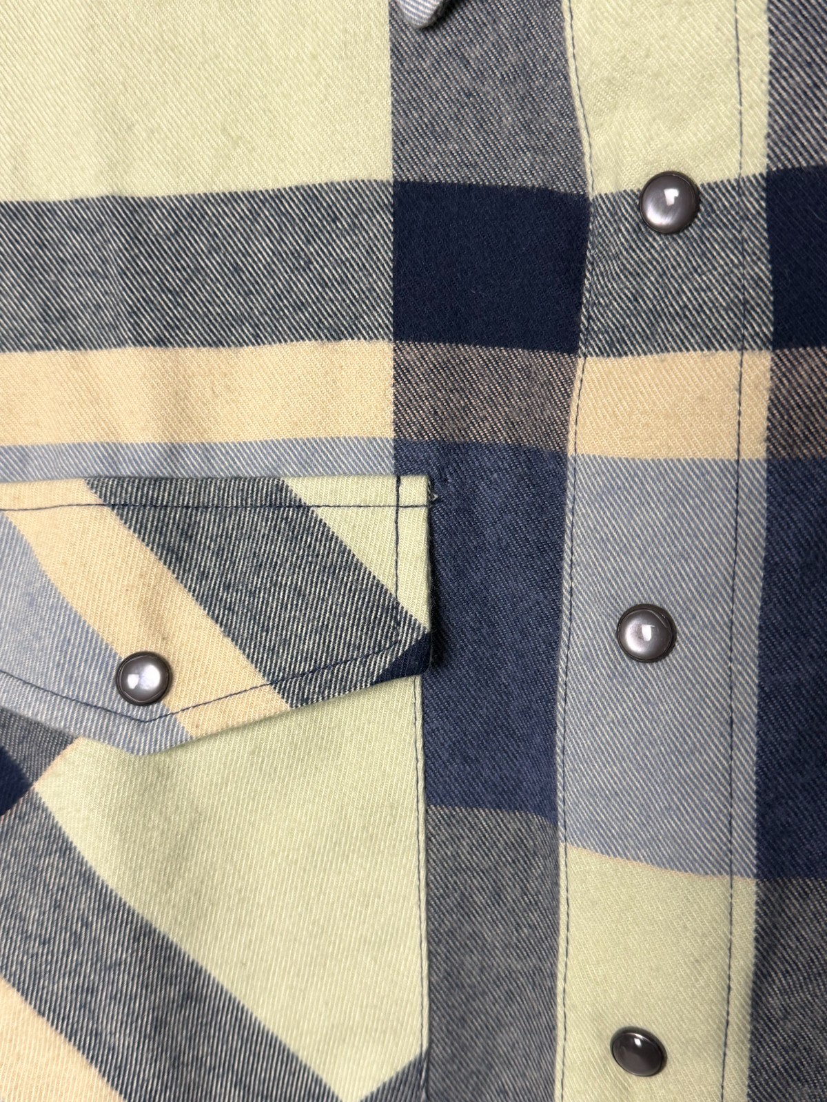 Troll Co Flannel Shirt Men’s Size Medium Blue Yellow Button Up Pearl Snap Casual