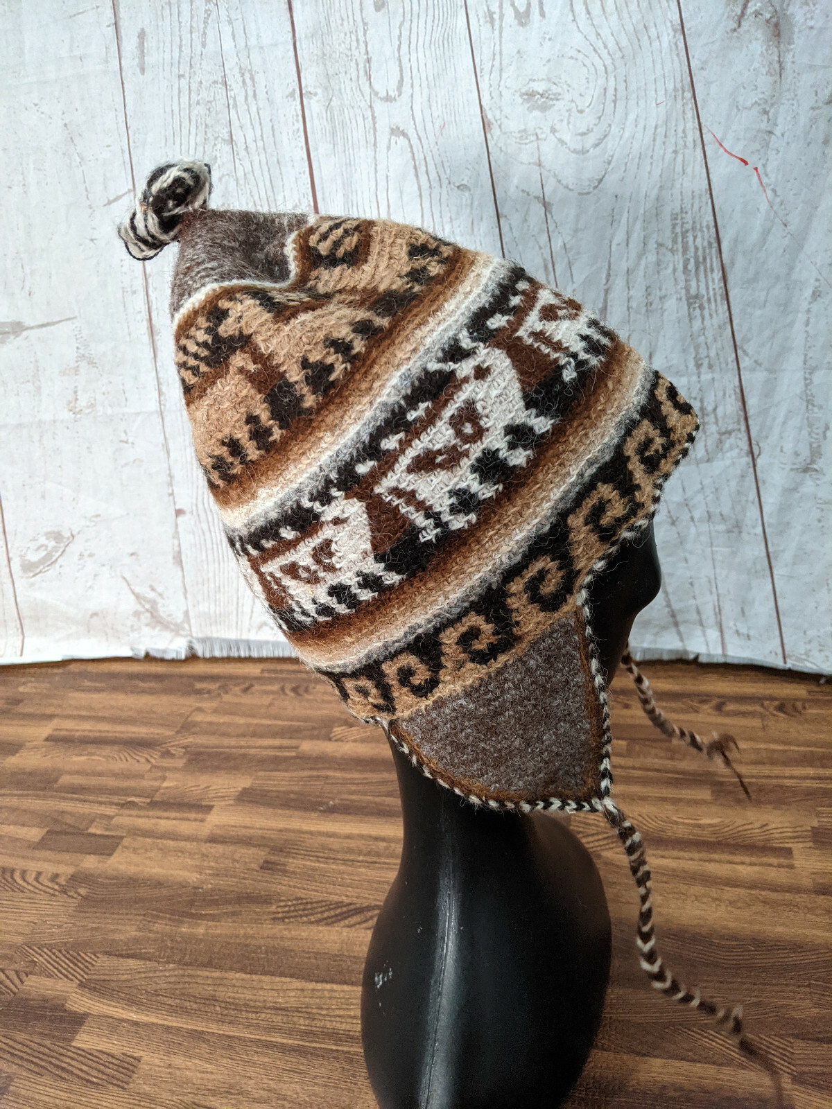 Lot of 2 – Unisex Beanie Hat One Size: 1 pcs – Brown, 1 pcs – Multicolor