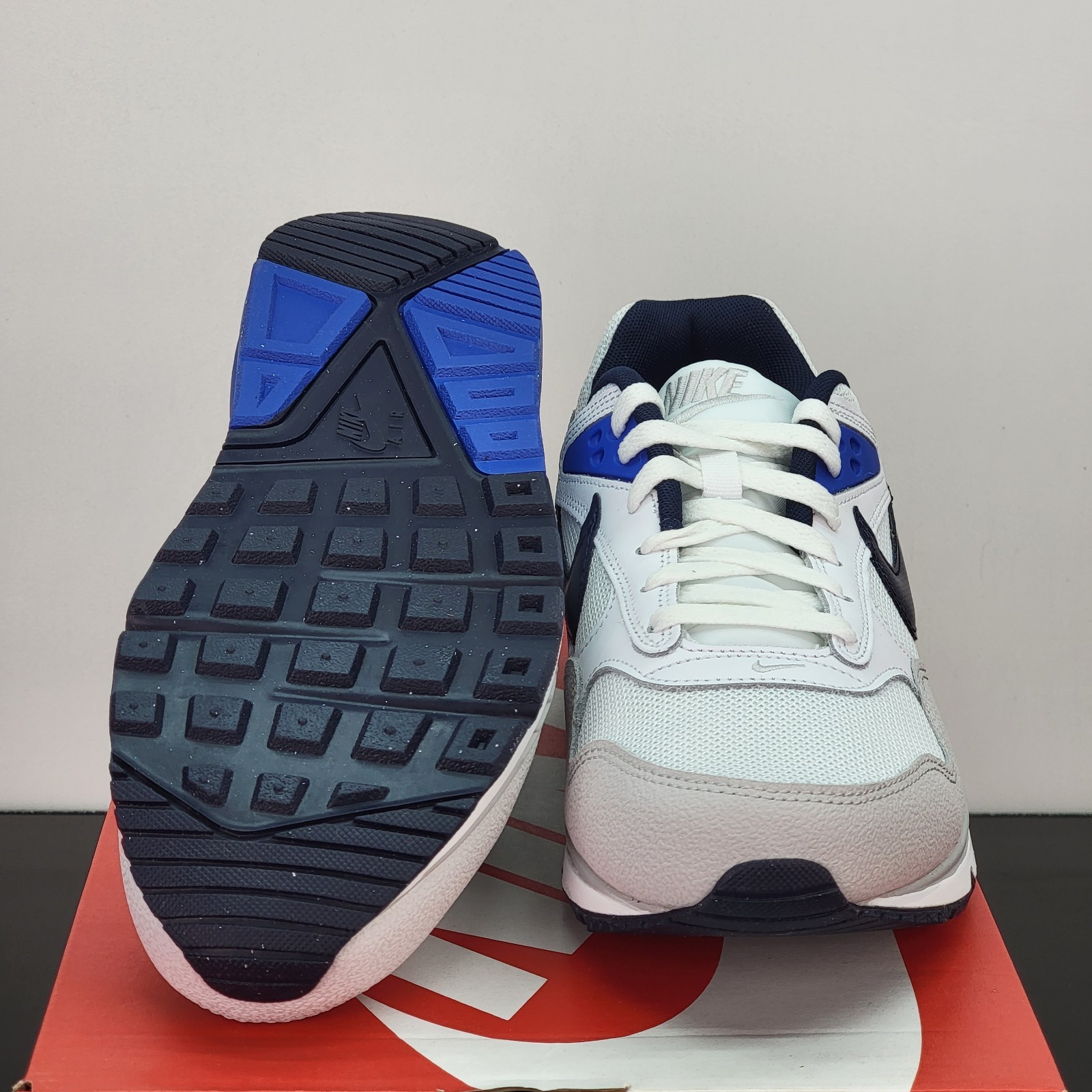 Nike Air Max Correlate Men’s Size 11 Athletic Shoes White Blue Footwear Sneakers